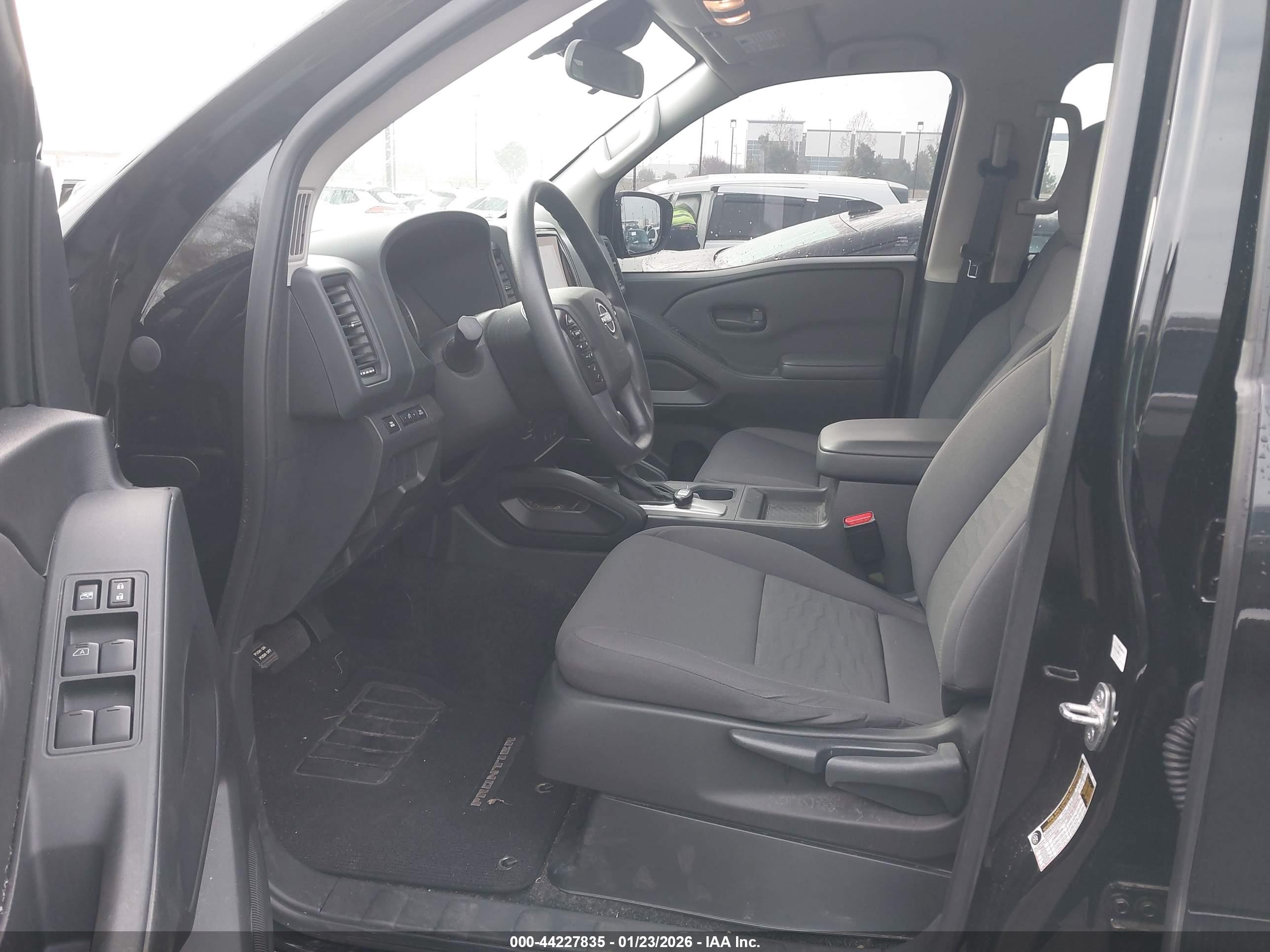 NISSAN FRONTIER image 5