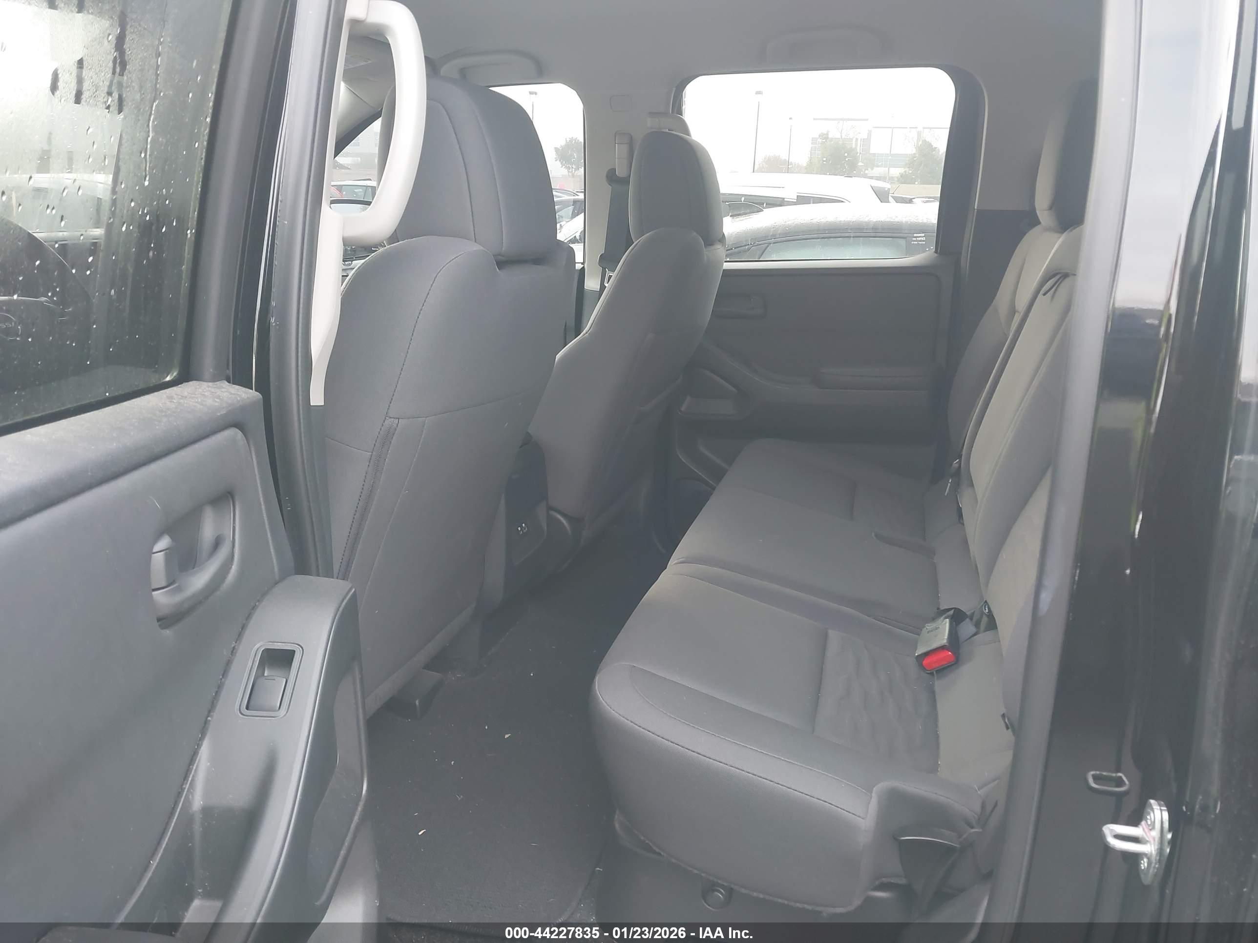 NISSAN FRONTIER image 8