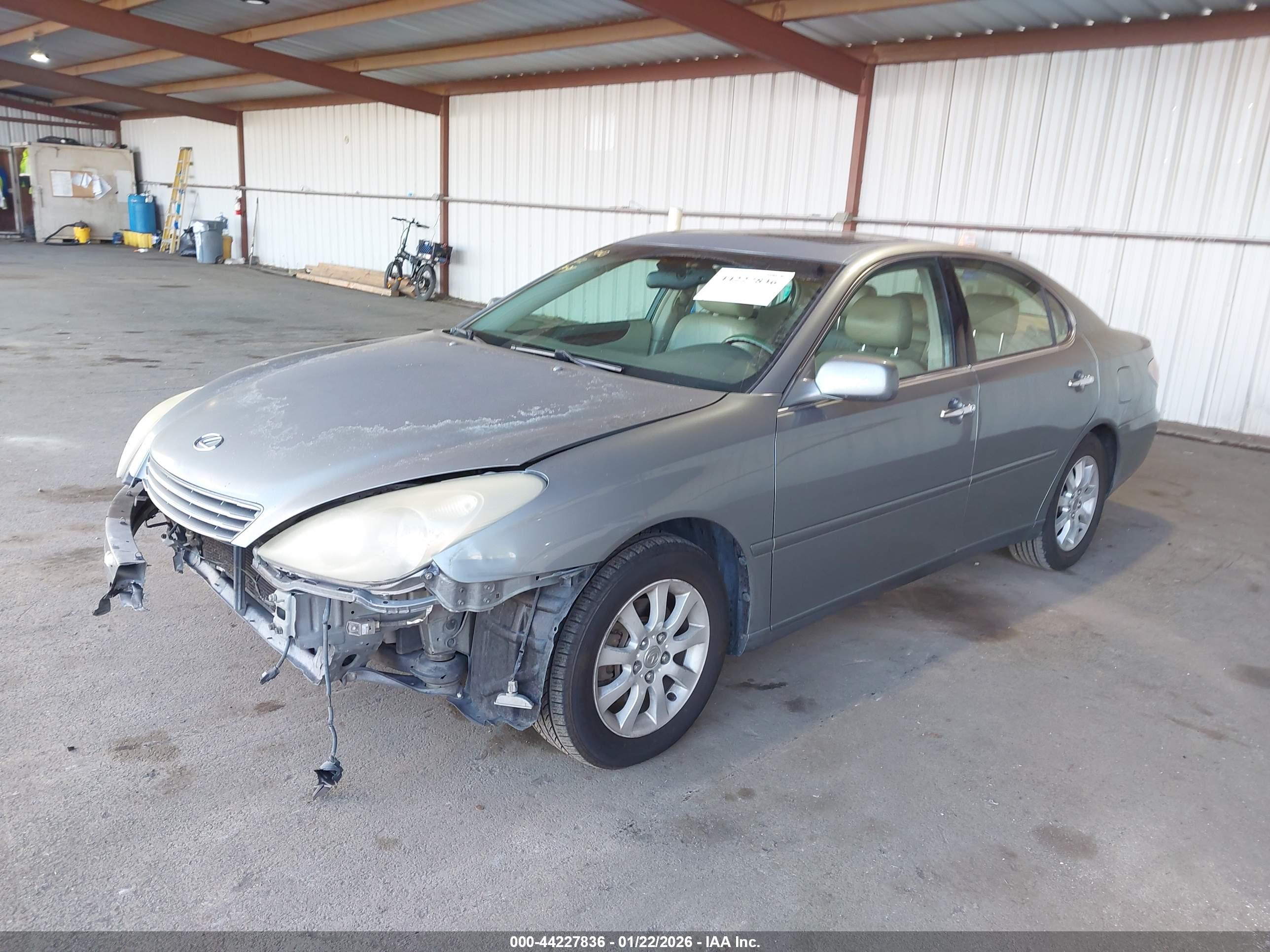 LEXUS ES image 2