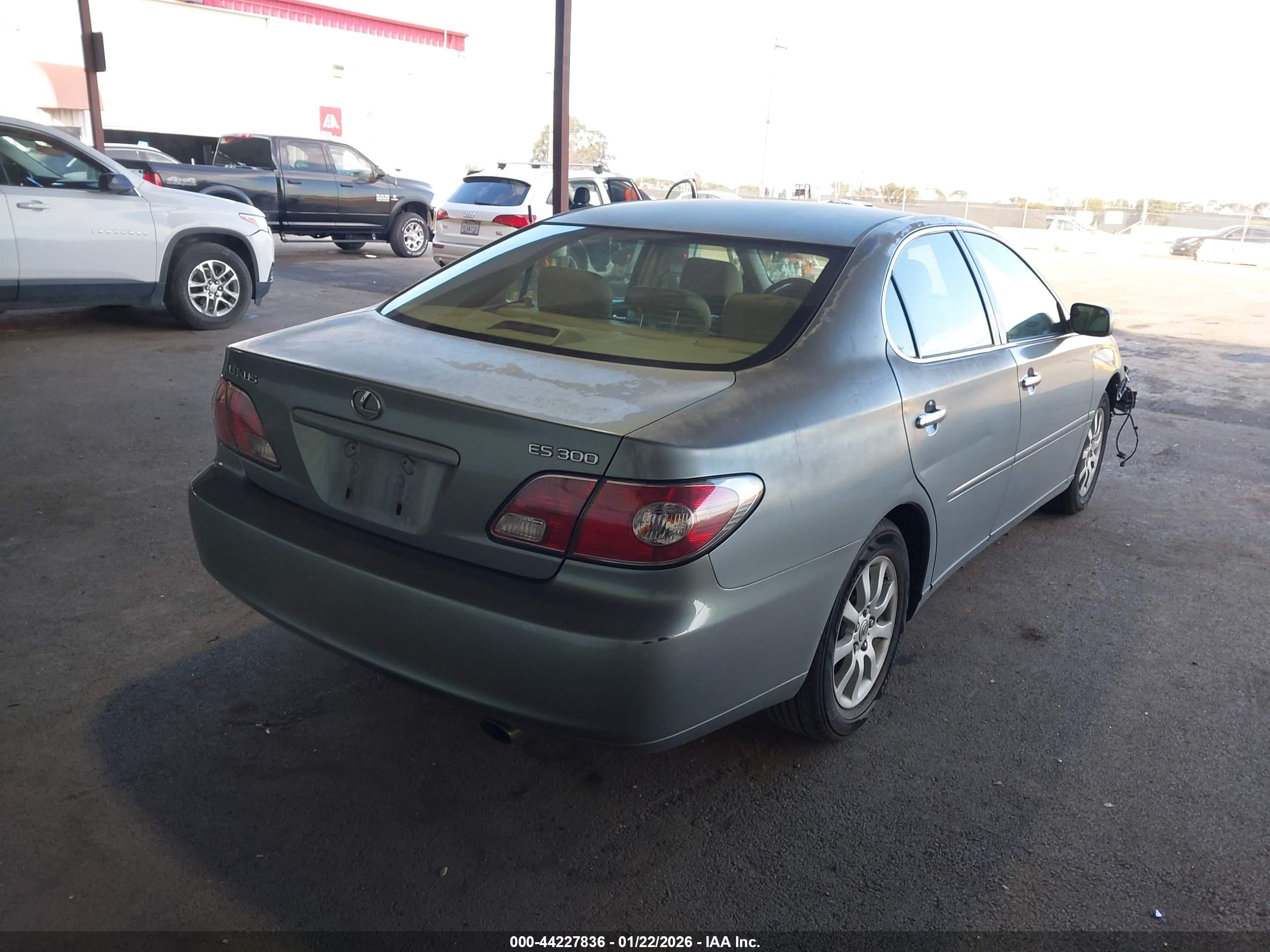LEXUS ES image 4
