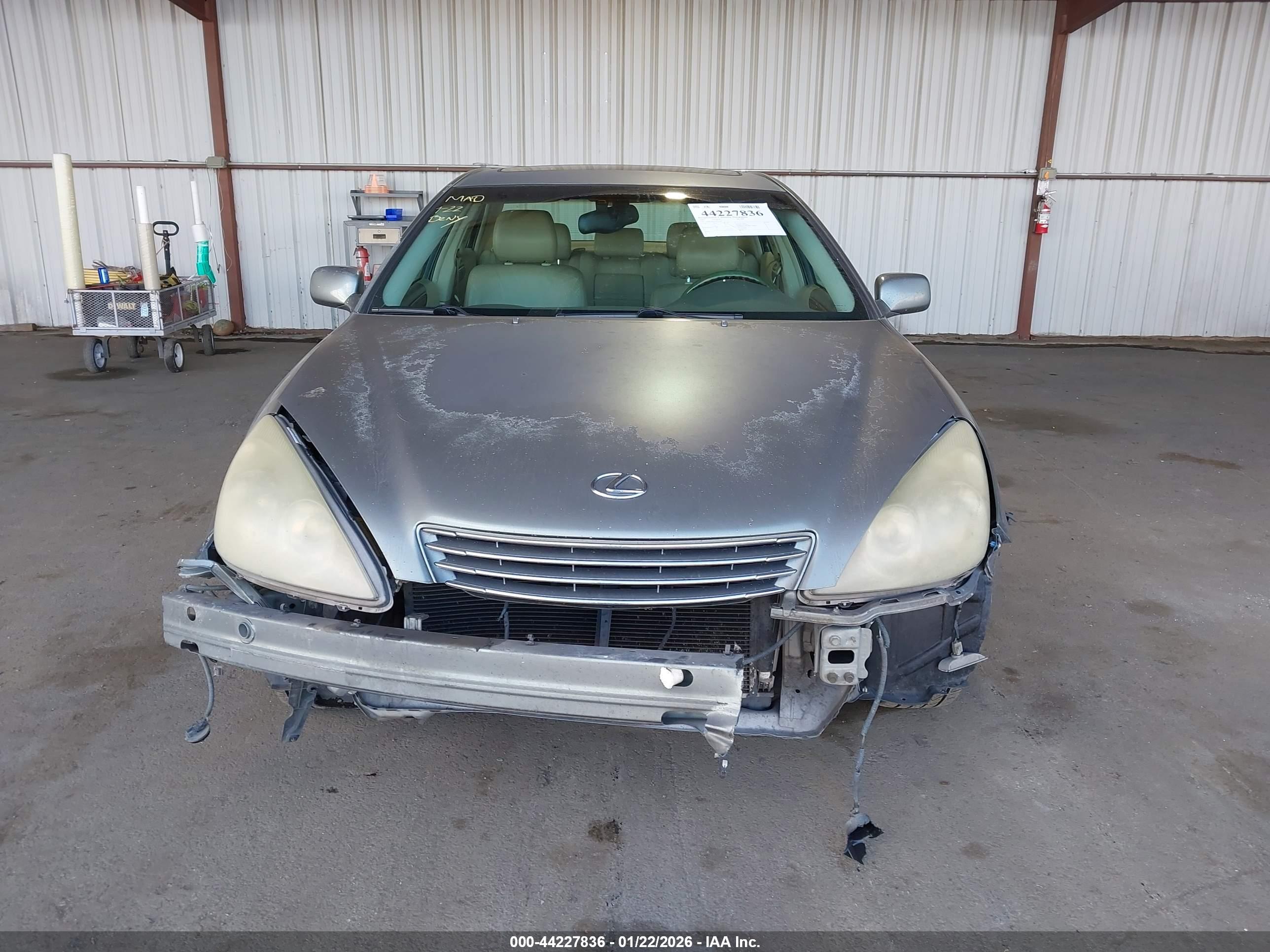 LEXUS ES image 6
