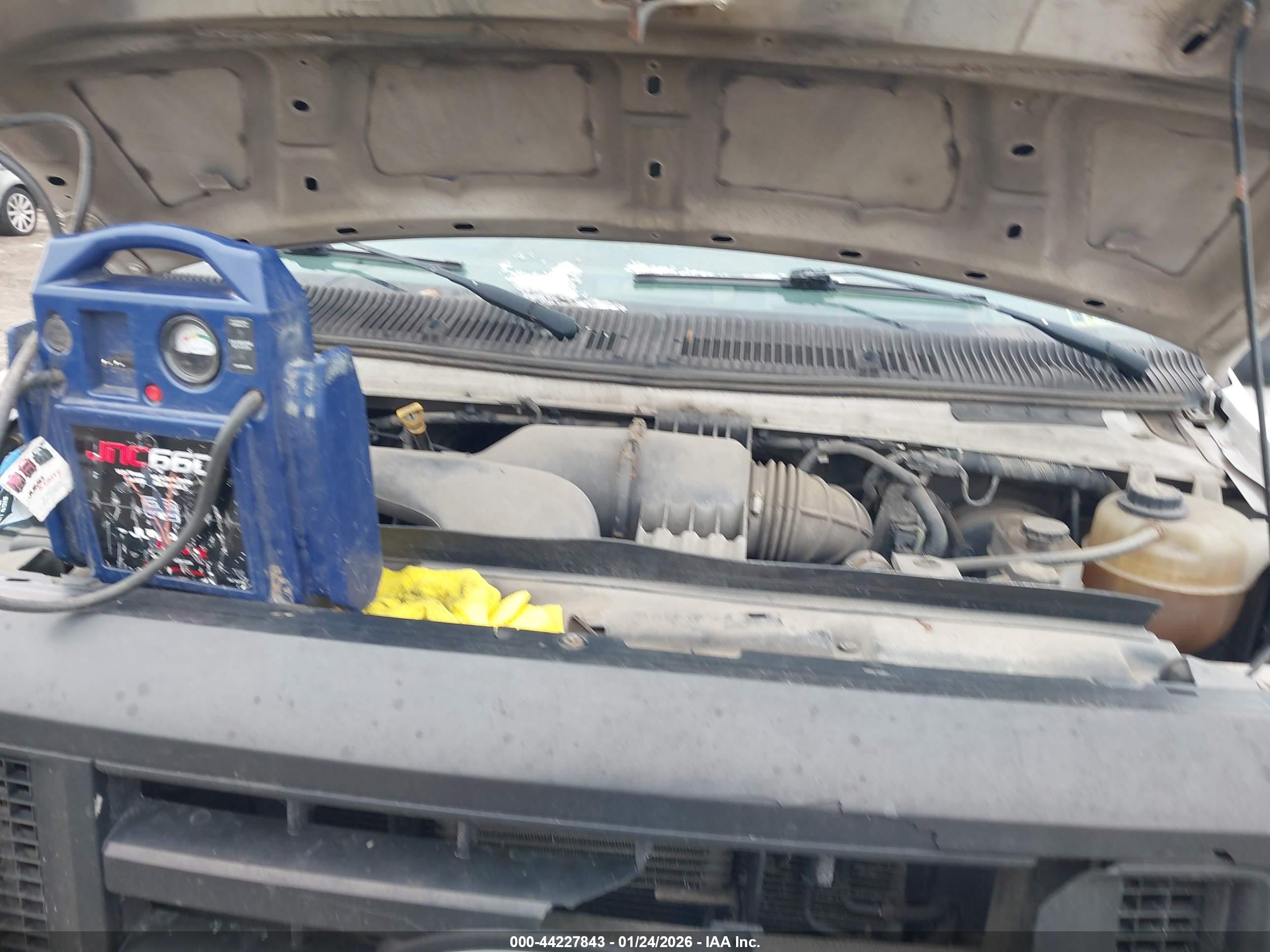 FORD E-150 image 10