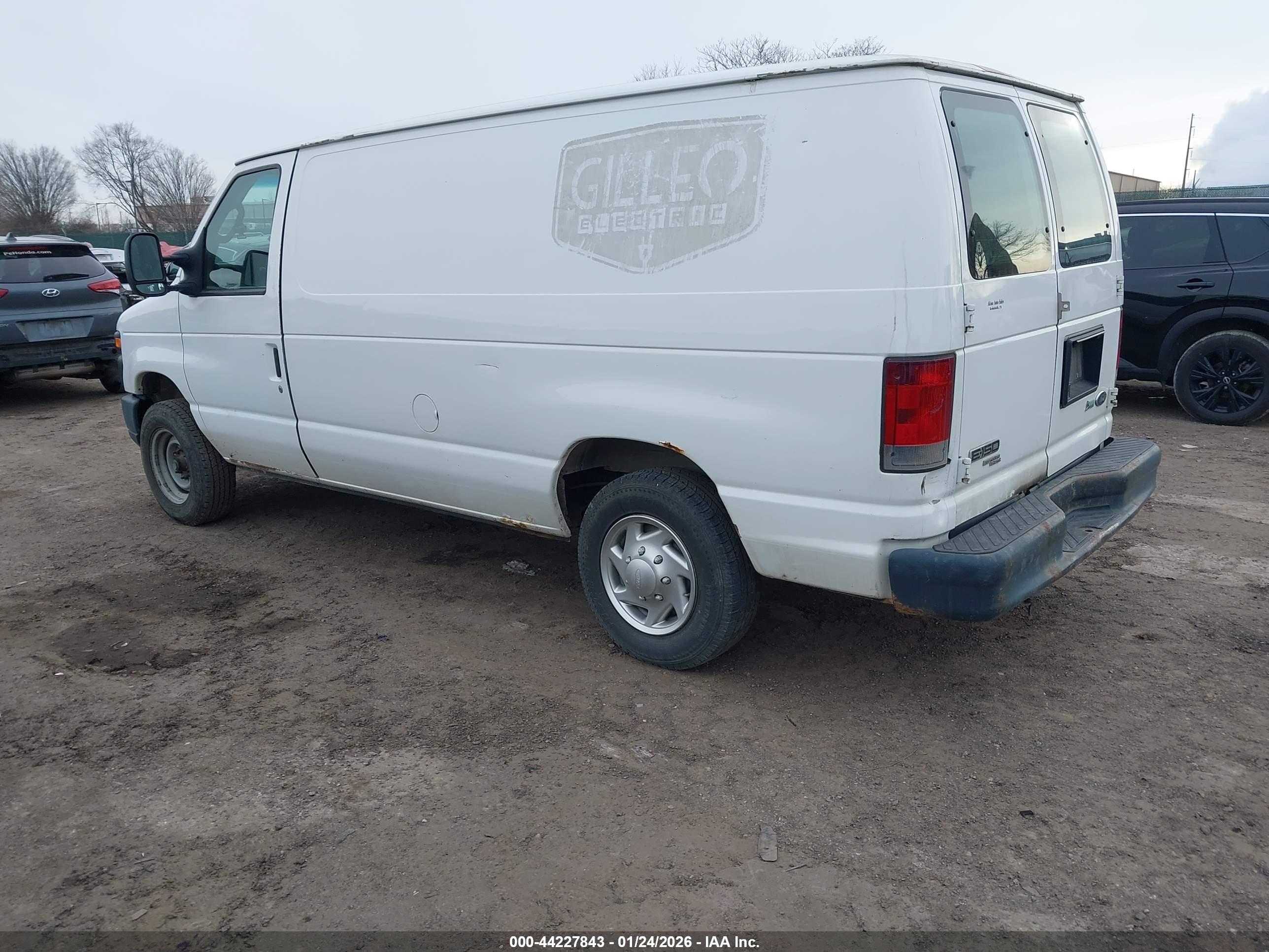 FORD E-150 image 3