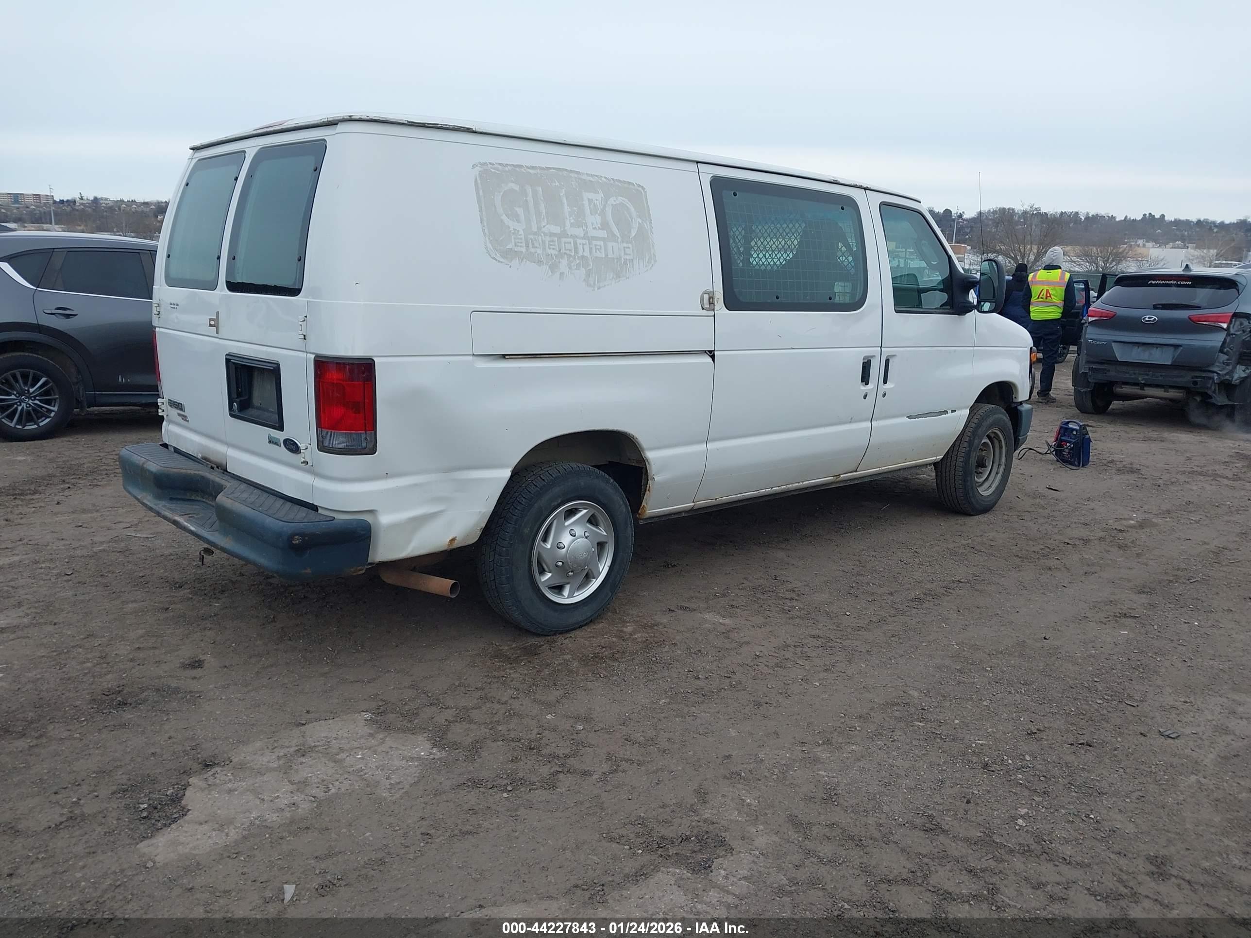 FORD E-150 image 4