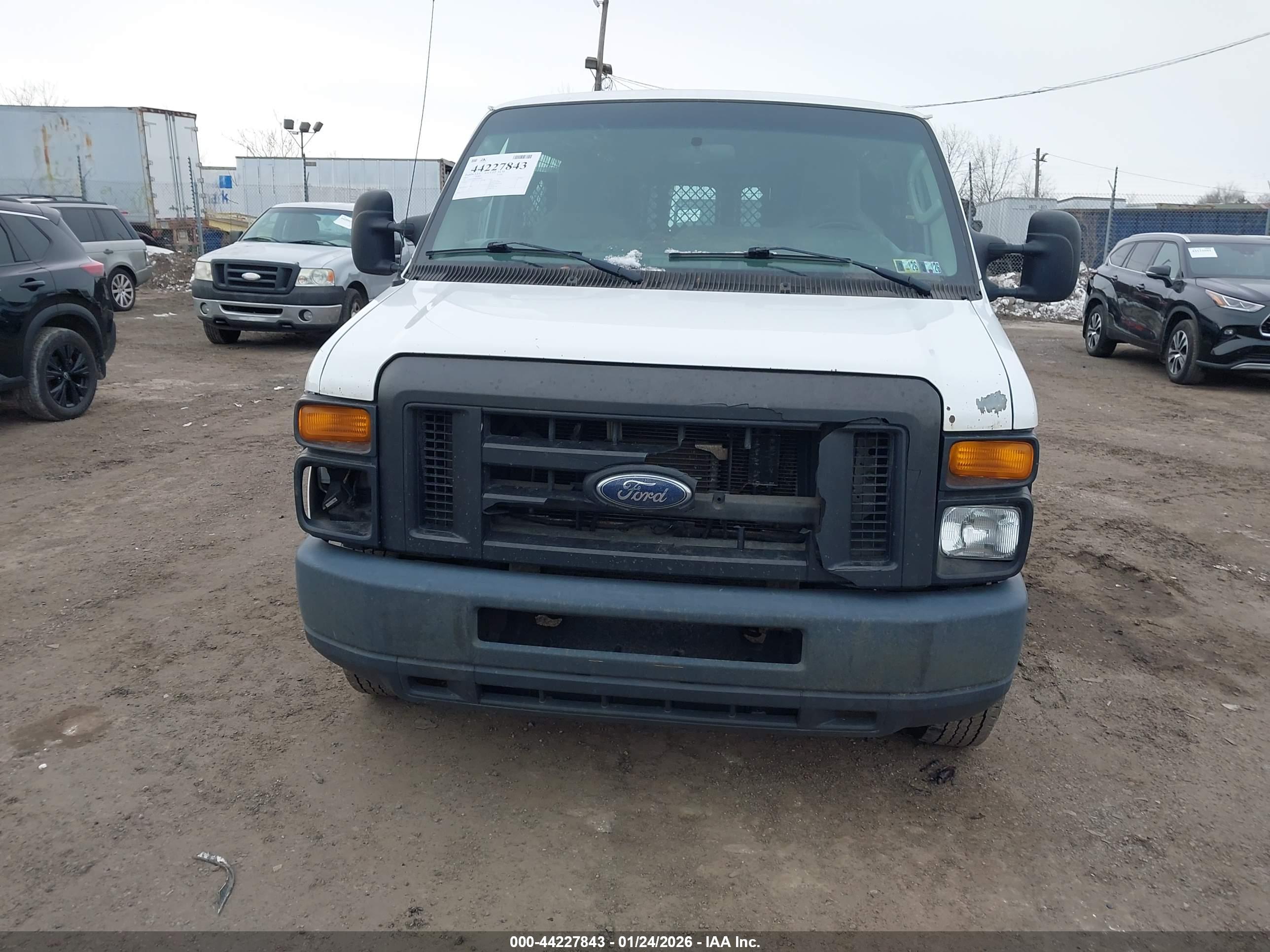 FORD E-150 image 6