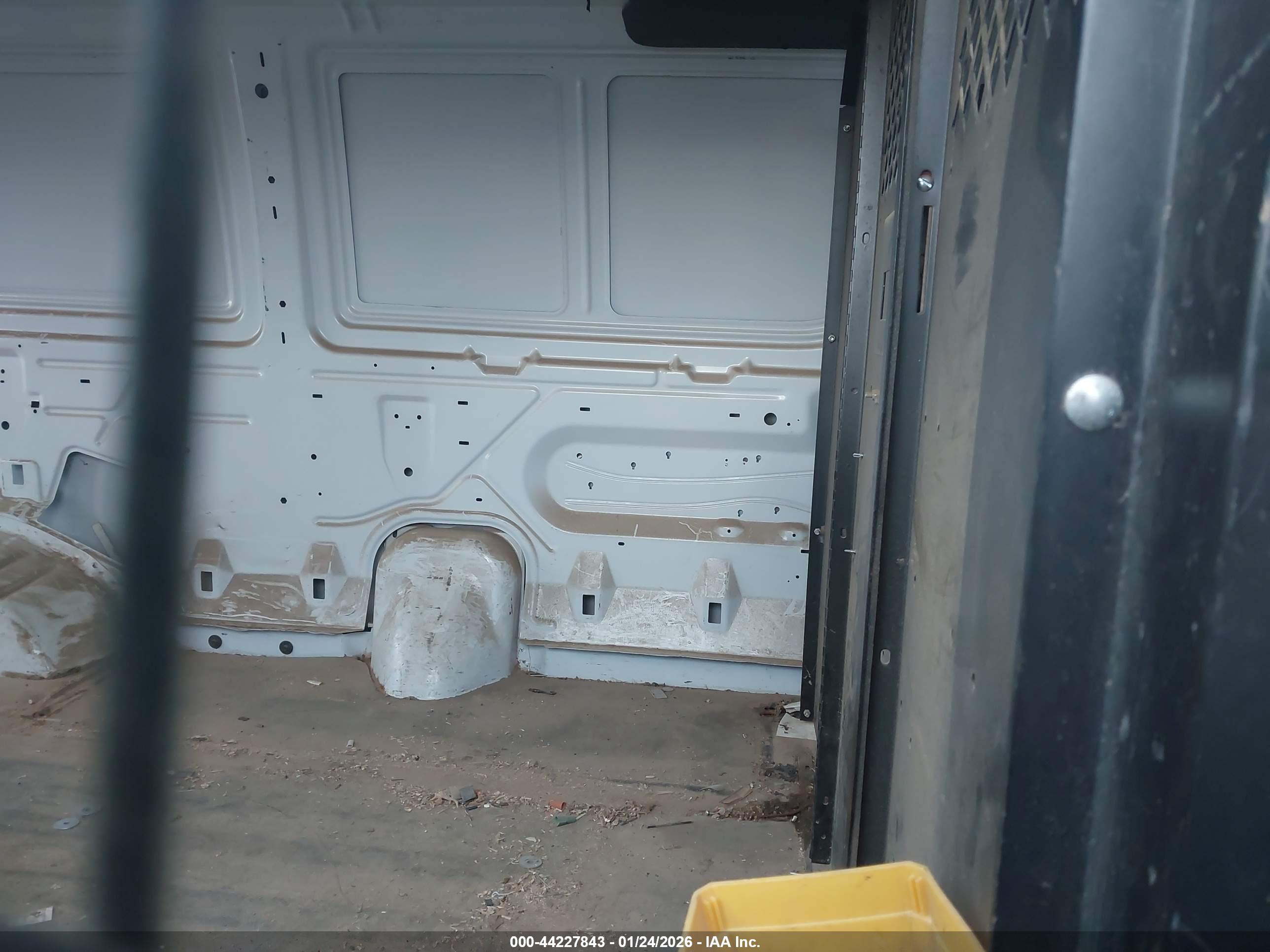 FORD E-150 image 8