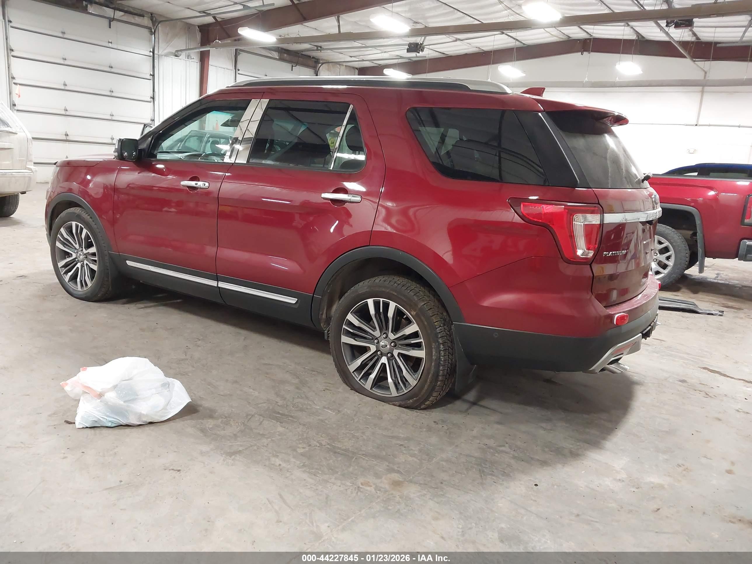 FORD EXPLORER image 3