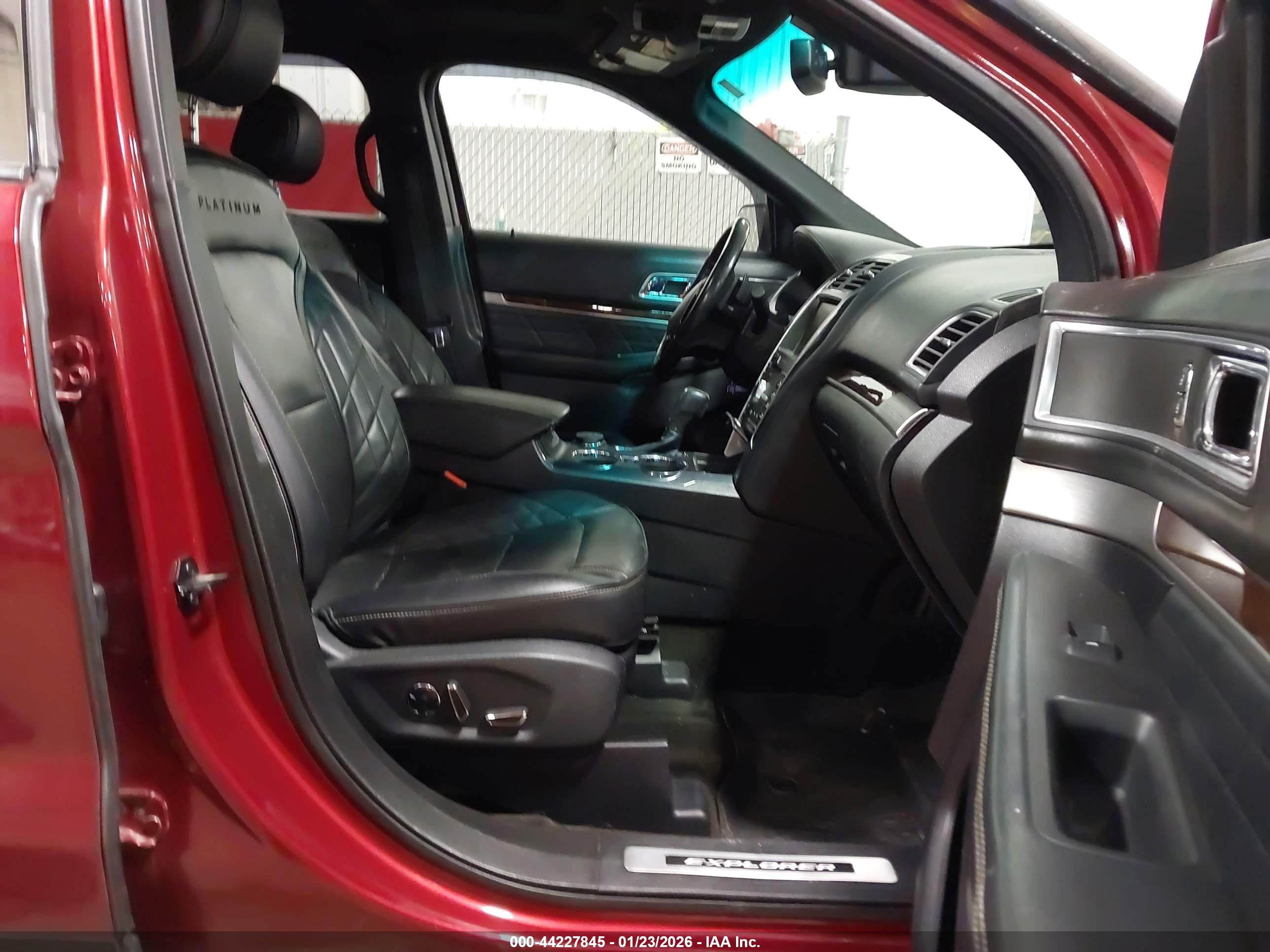 FORD EXPLORER image 5