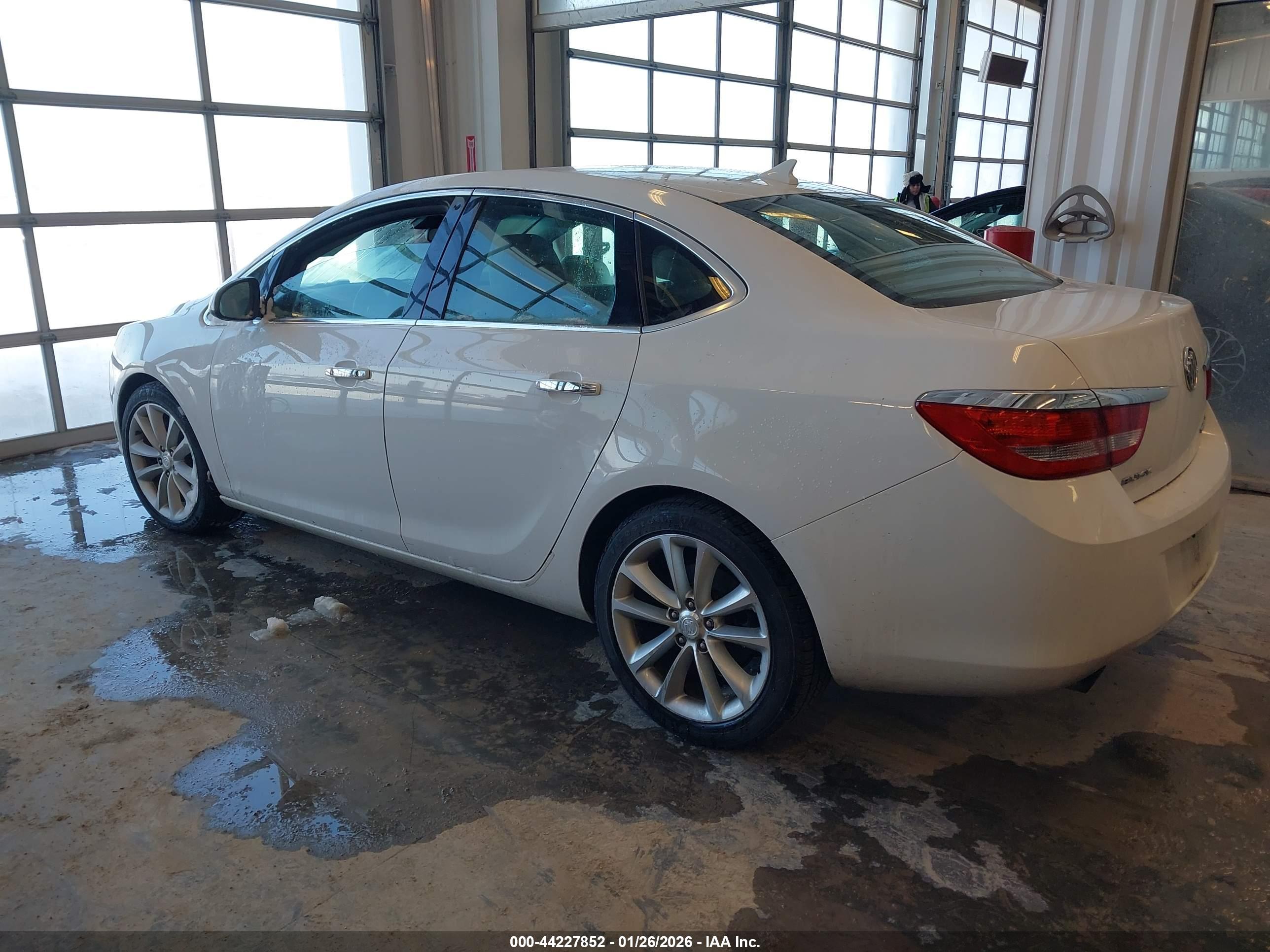 BUICK VERANO image 3