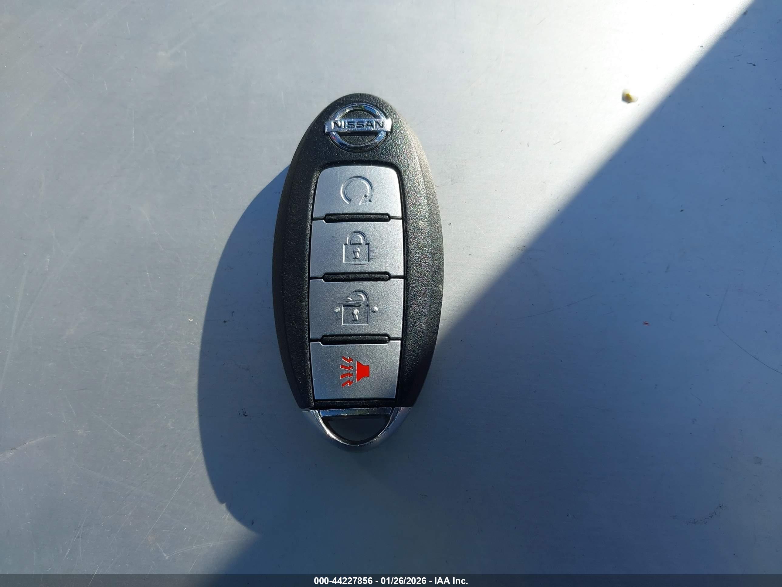 NISSAN ROGUE image 11