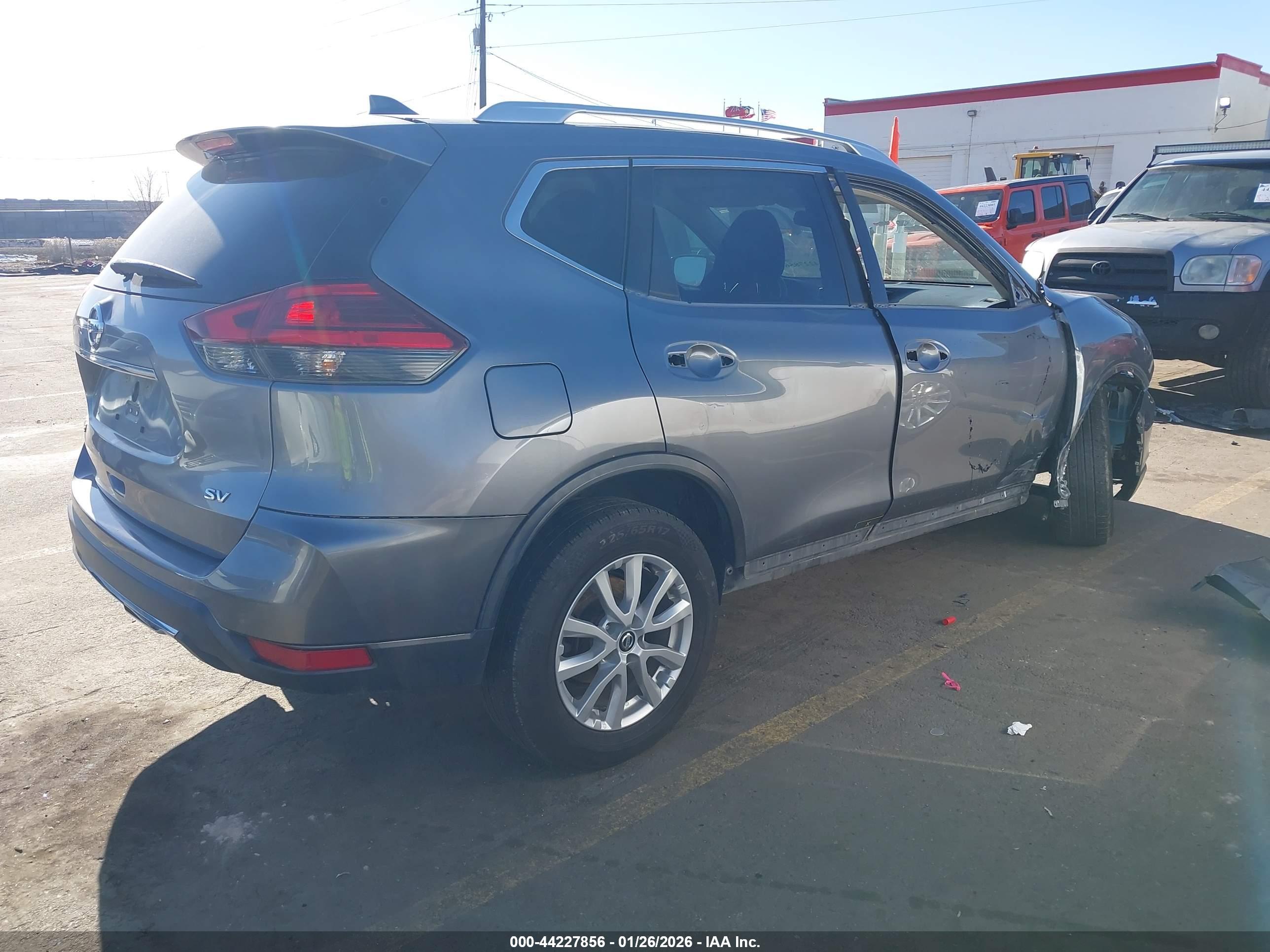 NISSAN ROGUE image 4