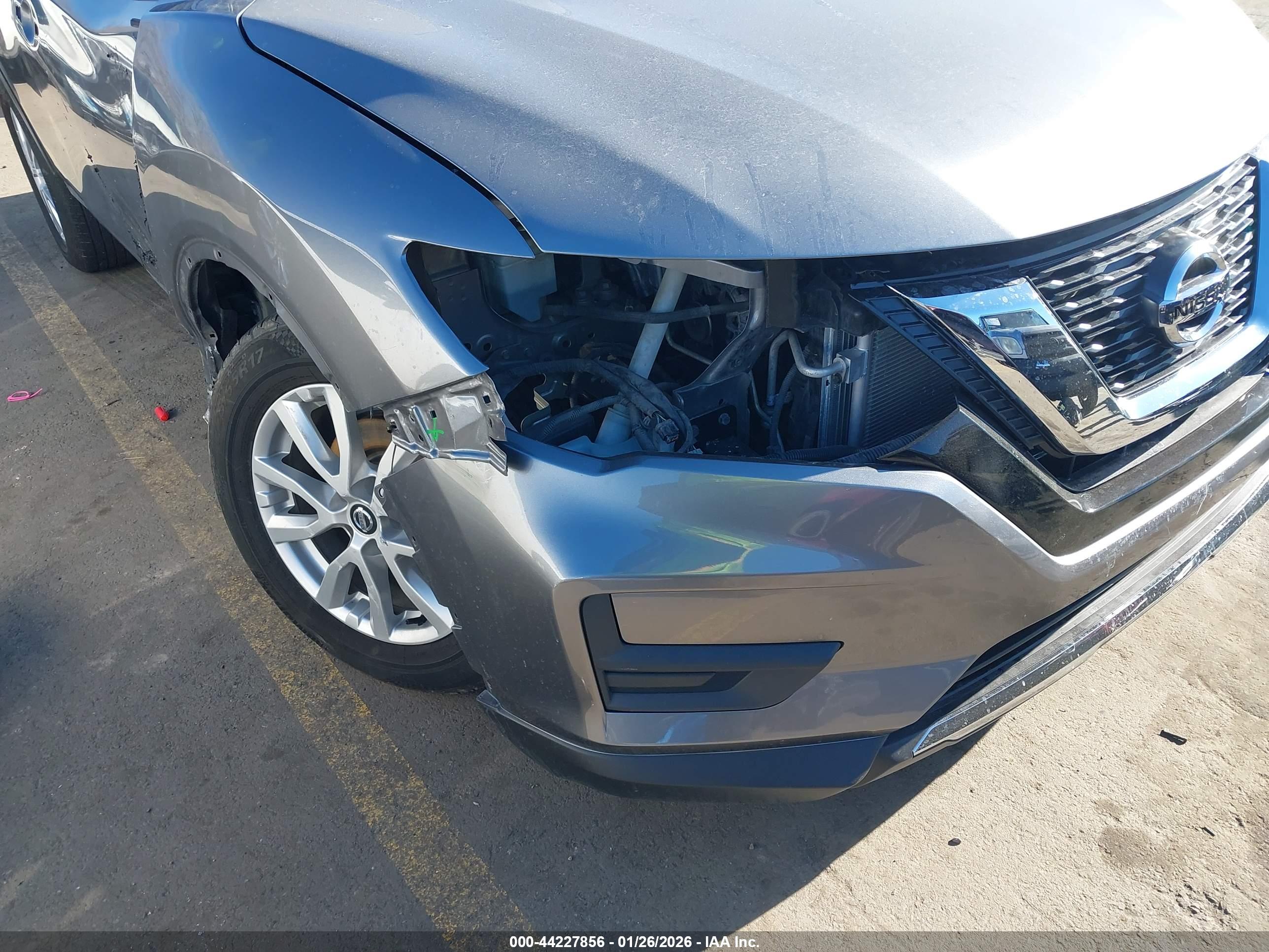 NISSAN ROGUE image 6