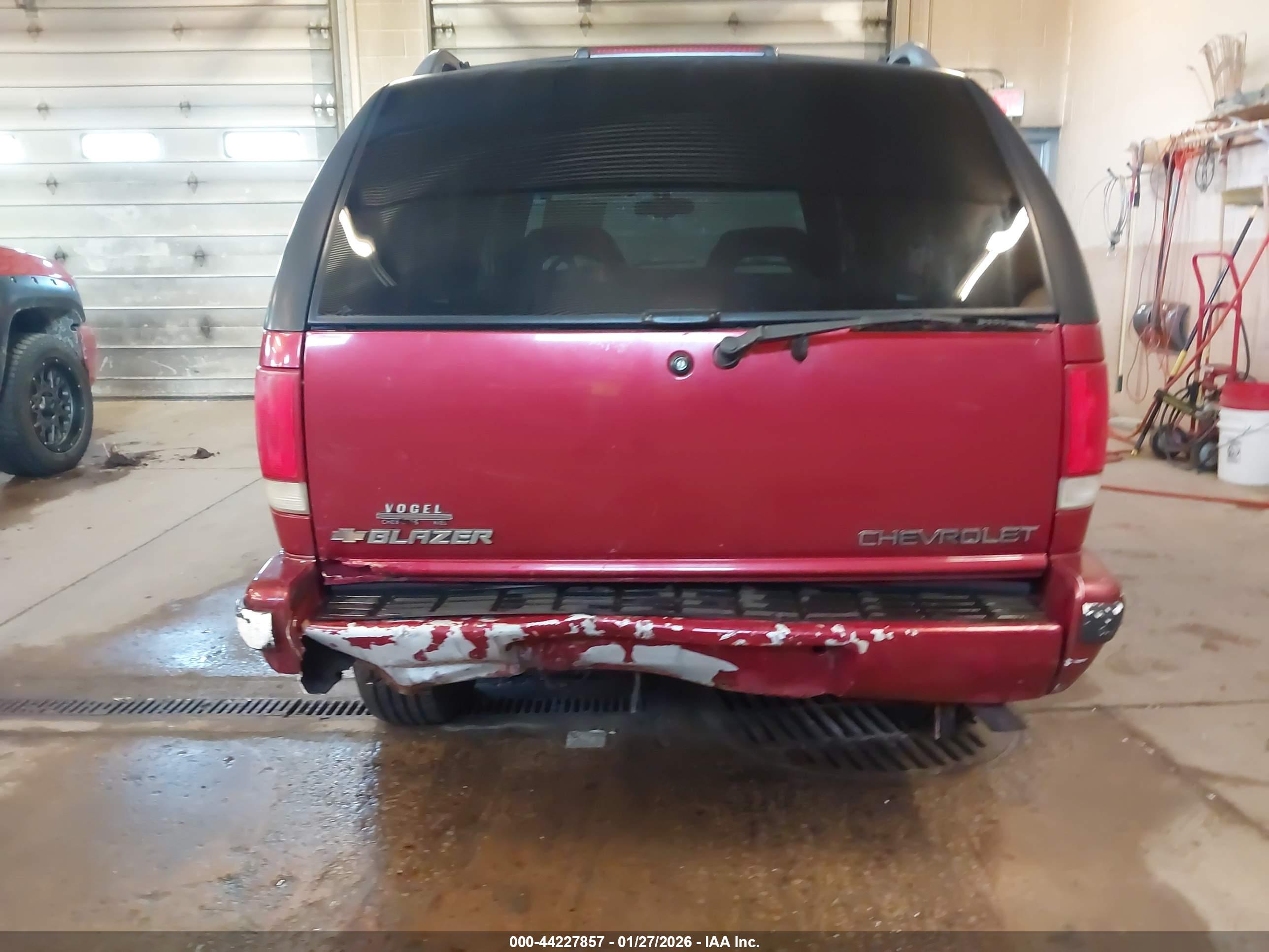 CHEVROLET BLAZER image 6