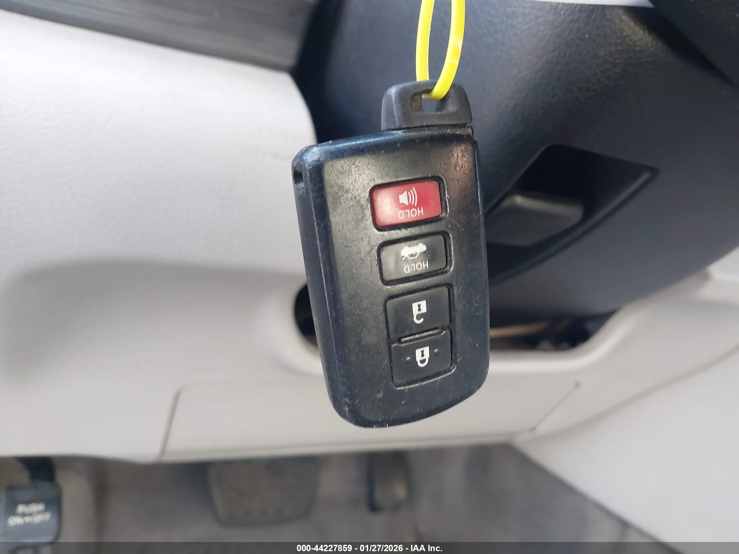TOYOTA CAMRY image 11