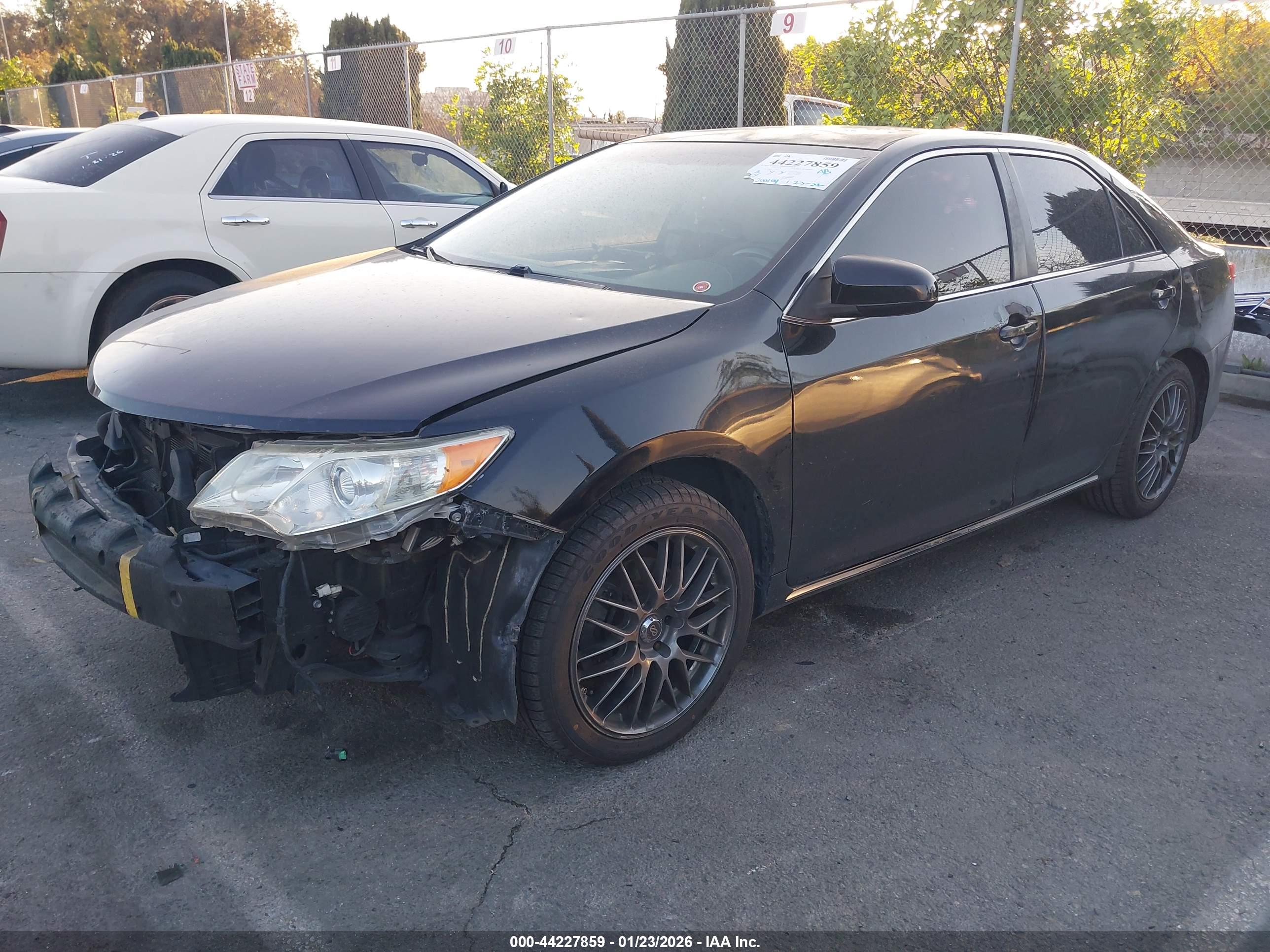 TOYOTA CAMRY image 2