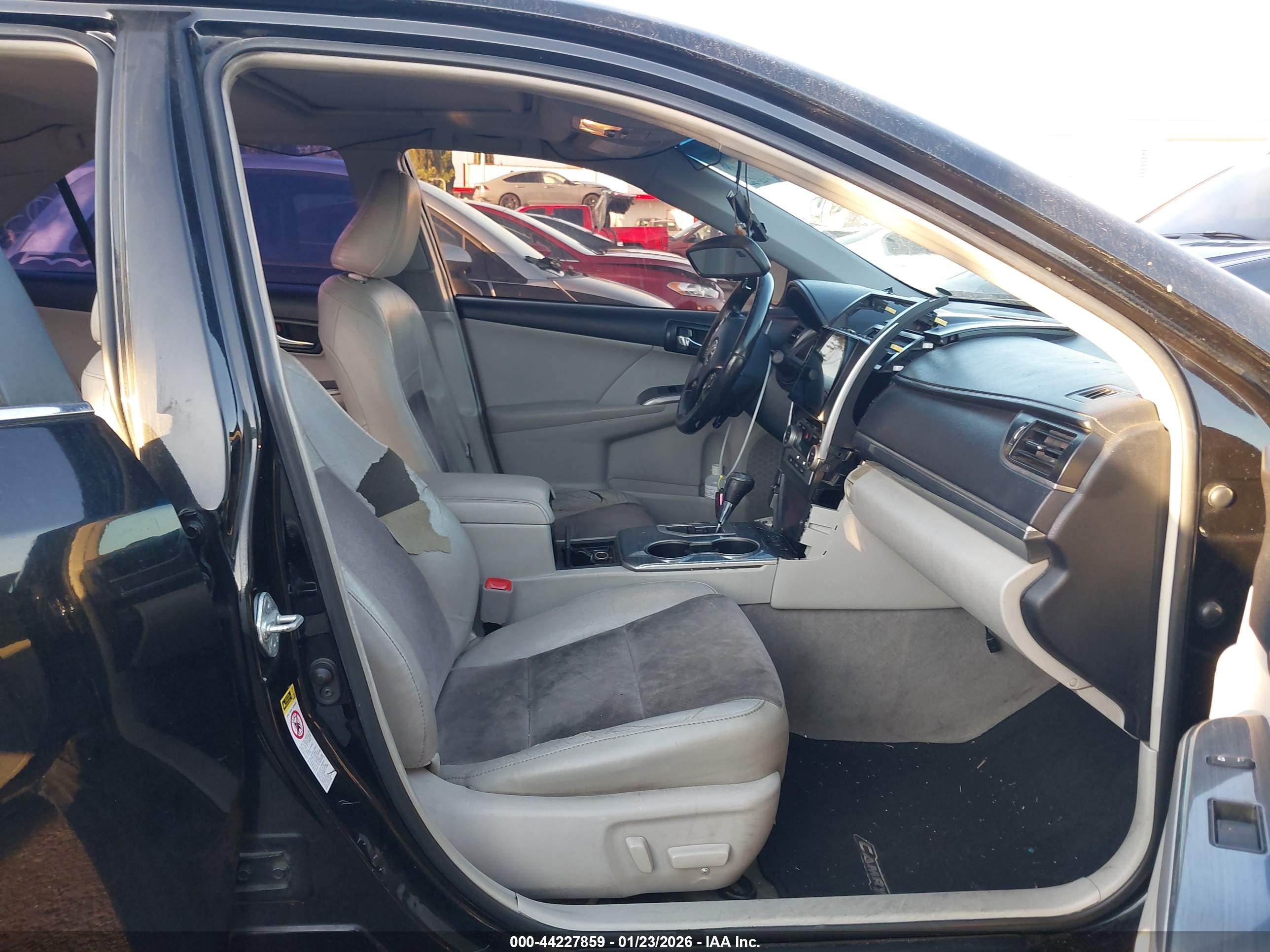 TOYOTA CAMRY image 5
