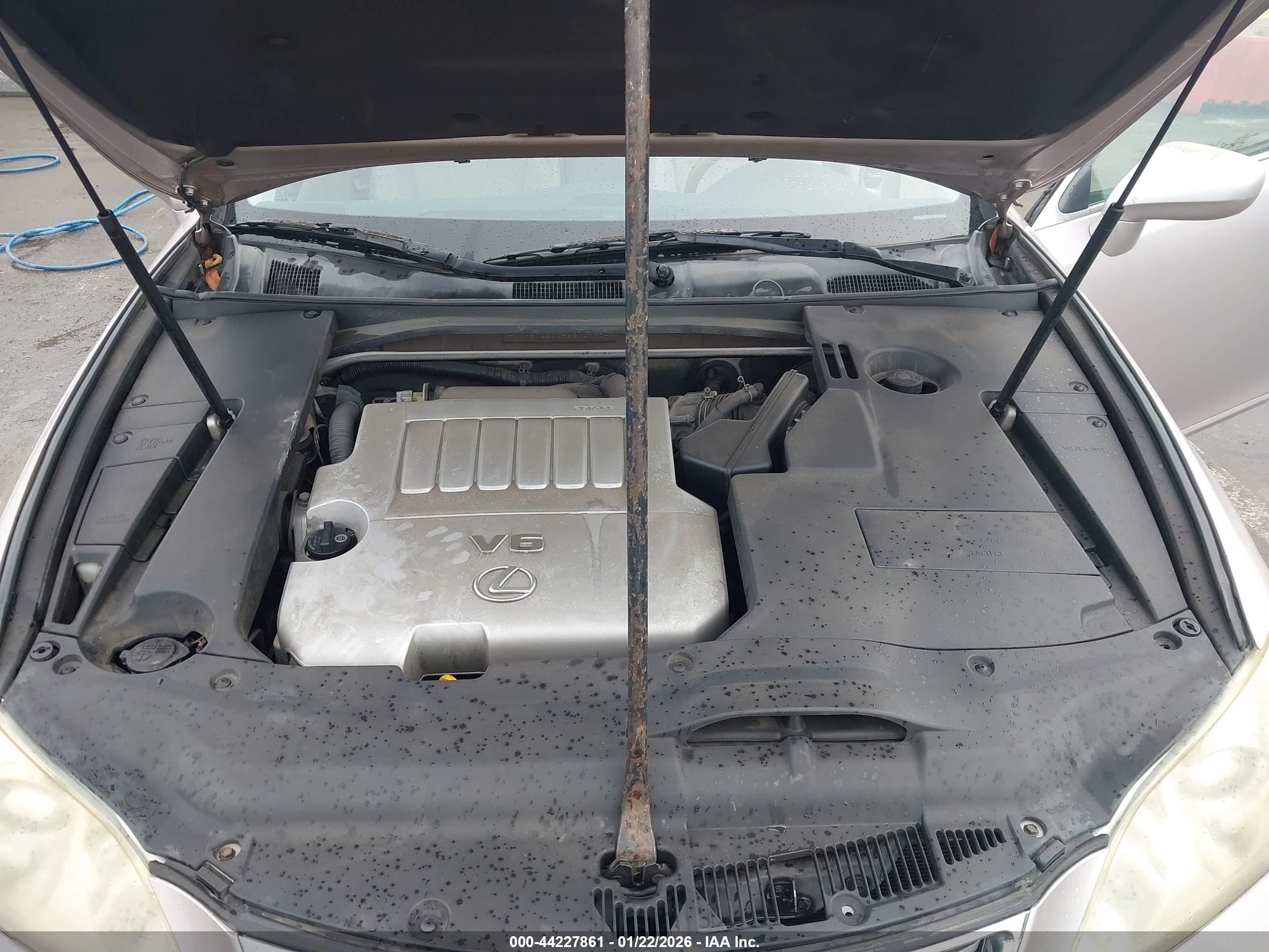 LEXUS ES image 10