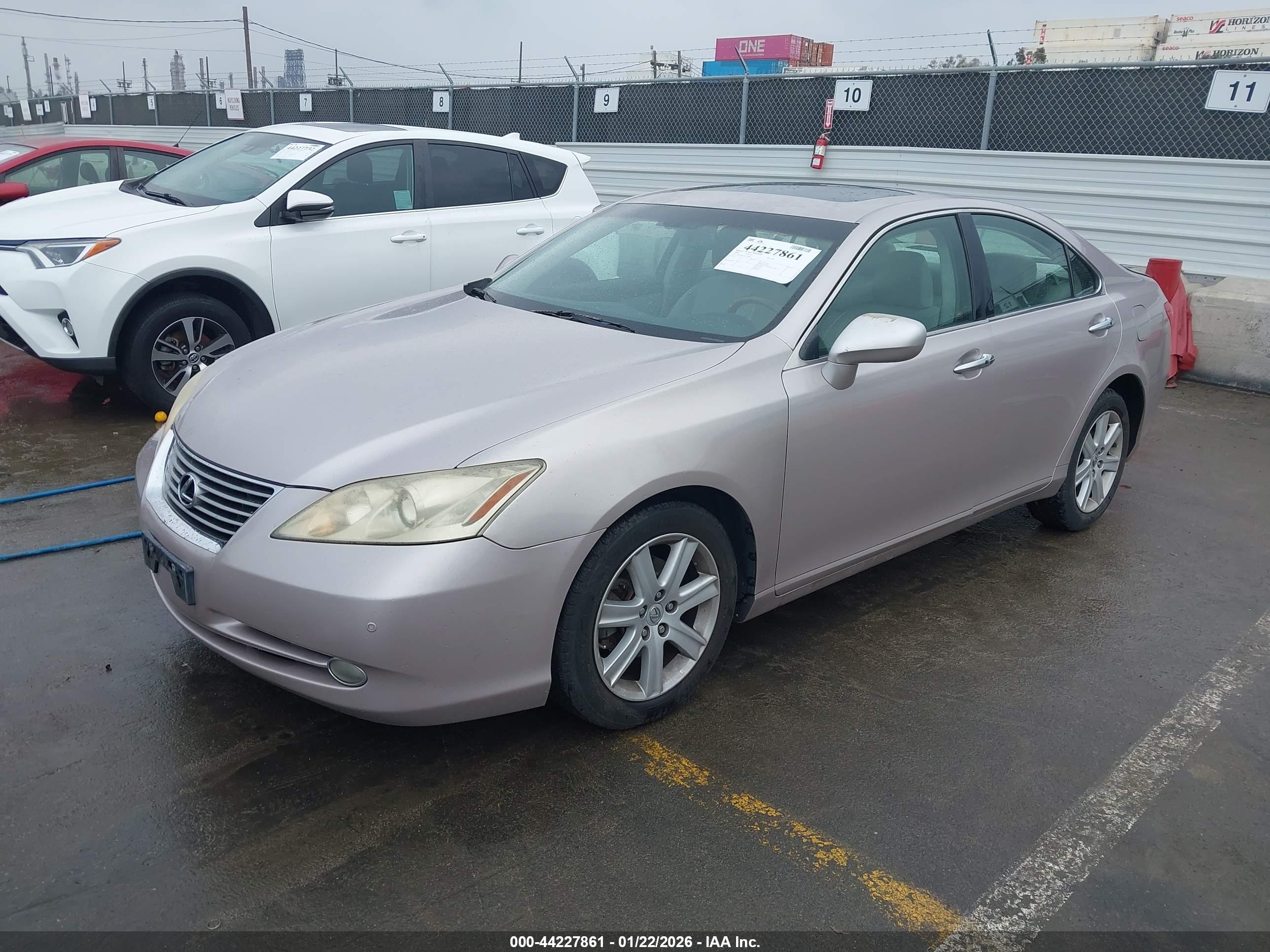 LEXUS ES image 2