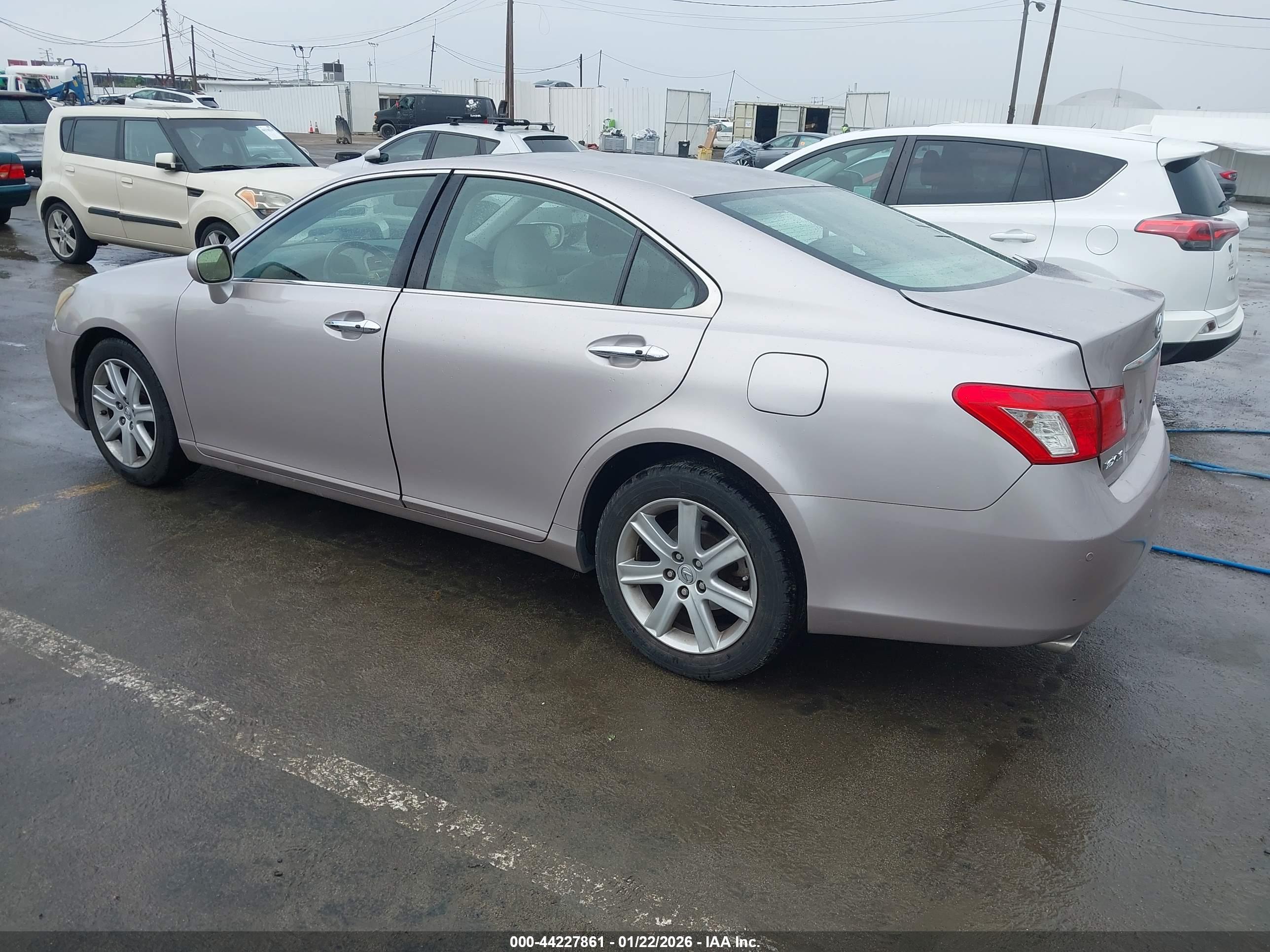 LEXUS ES image 3