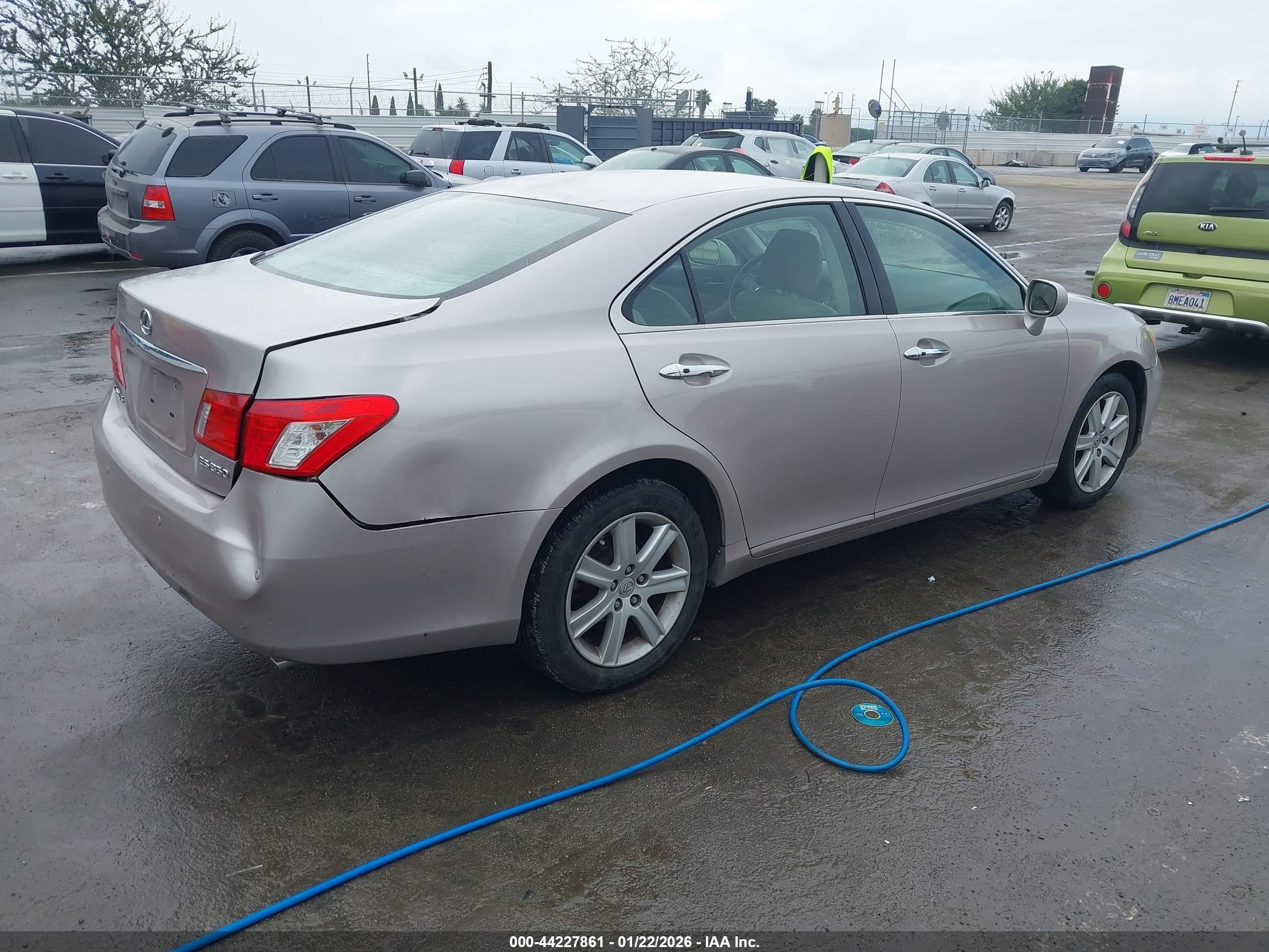 LEXUS ES image 4