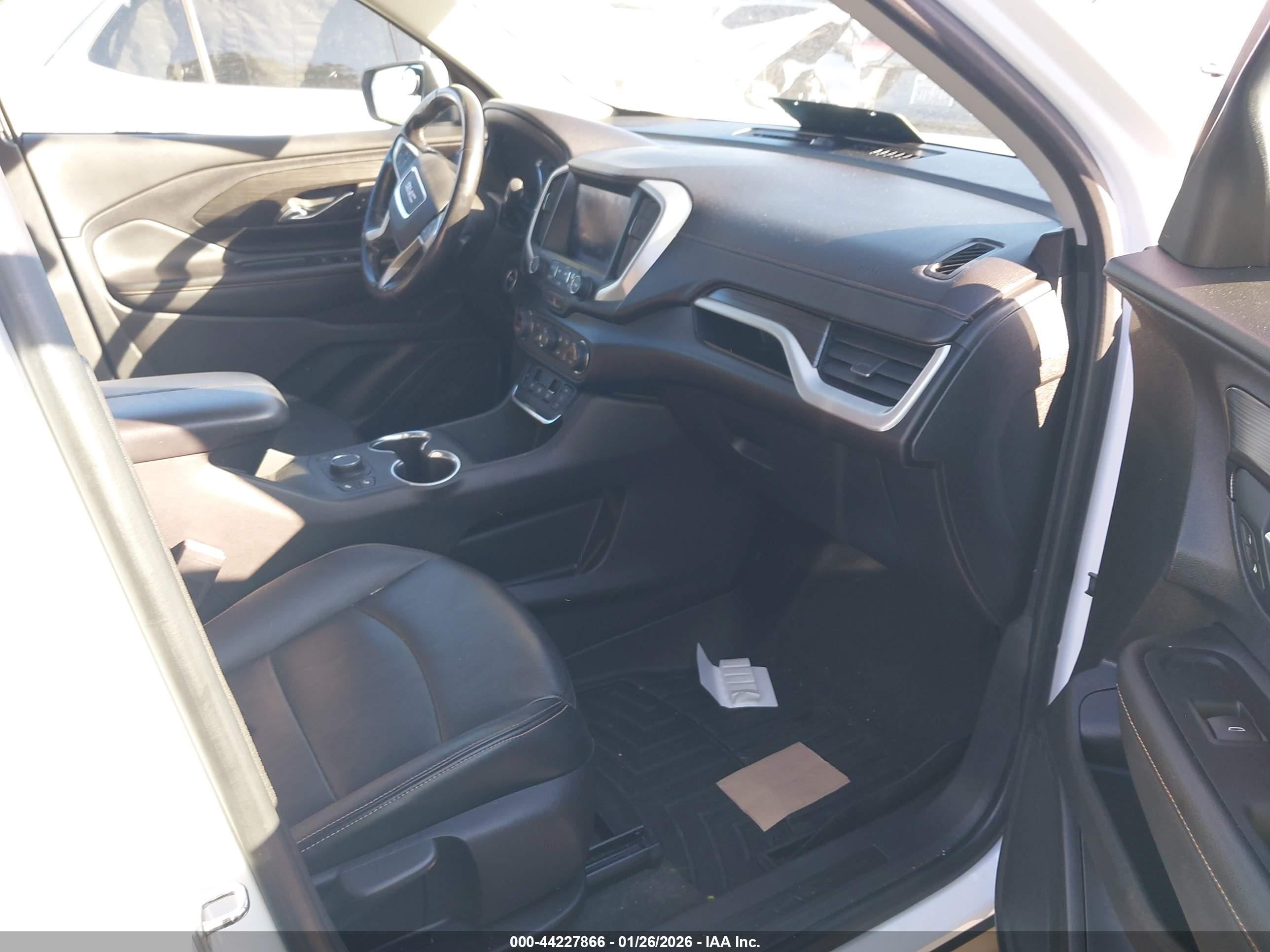 GMC TERRAIN image 5