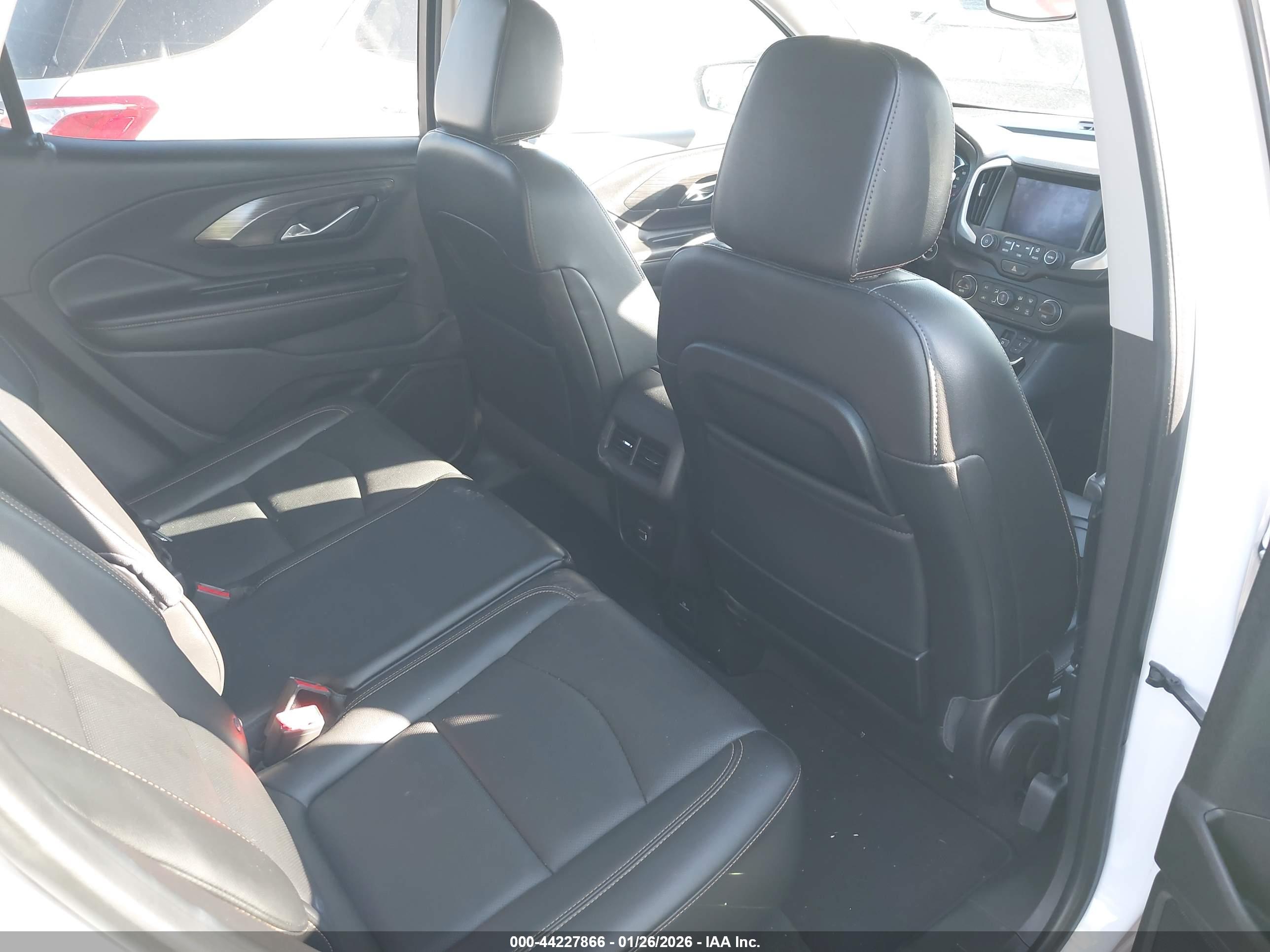 GMC TERRAIN image 8