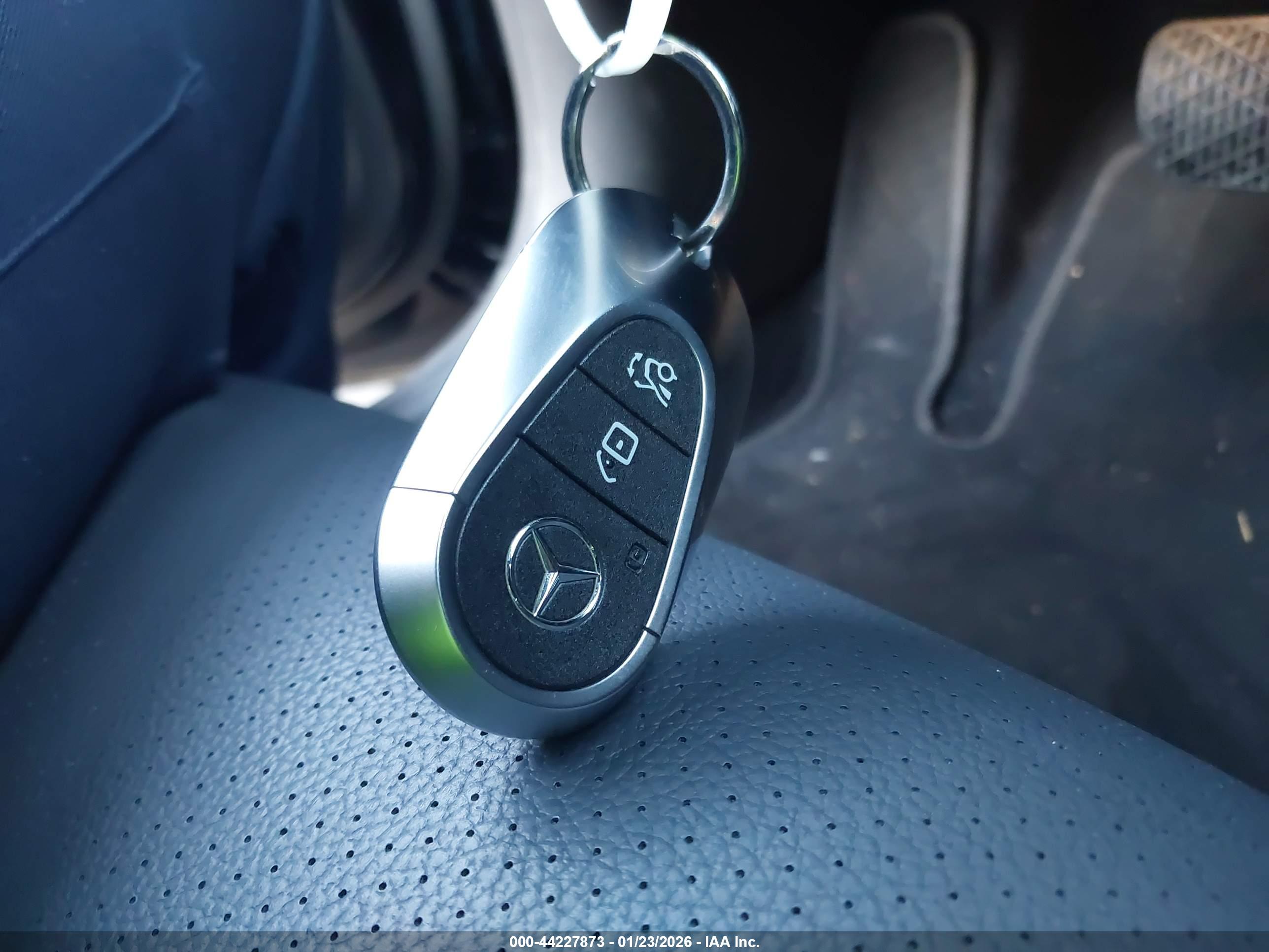 MERCEDES-BENZ C image 11