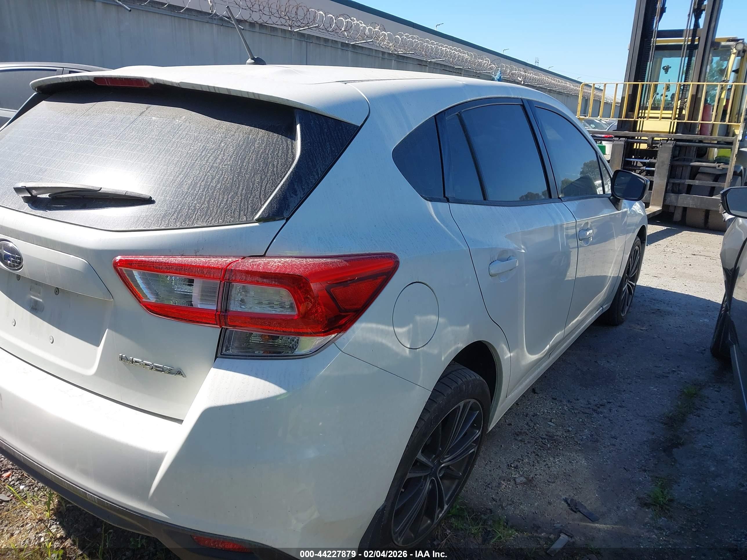 SUBARU IMPREZA image 4