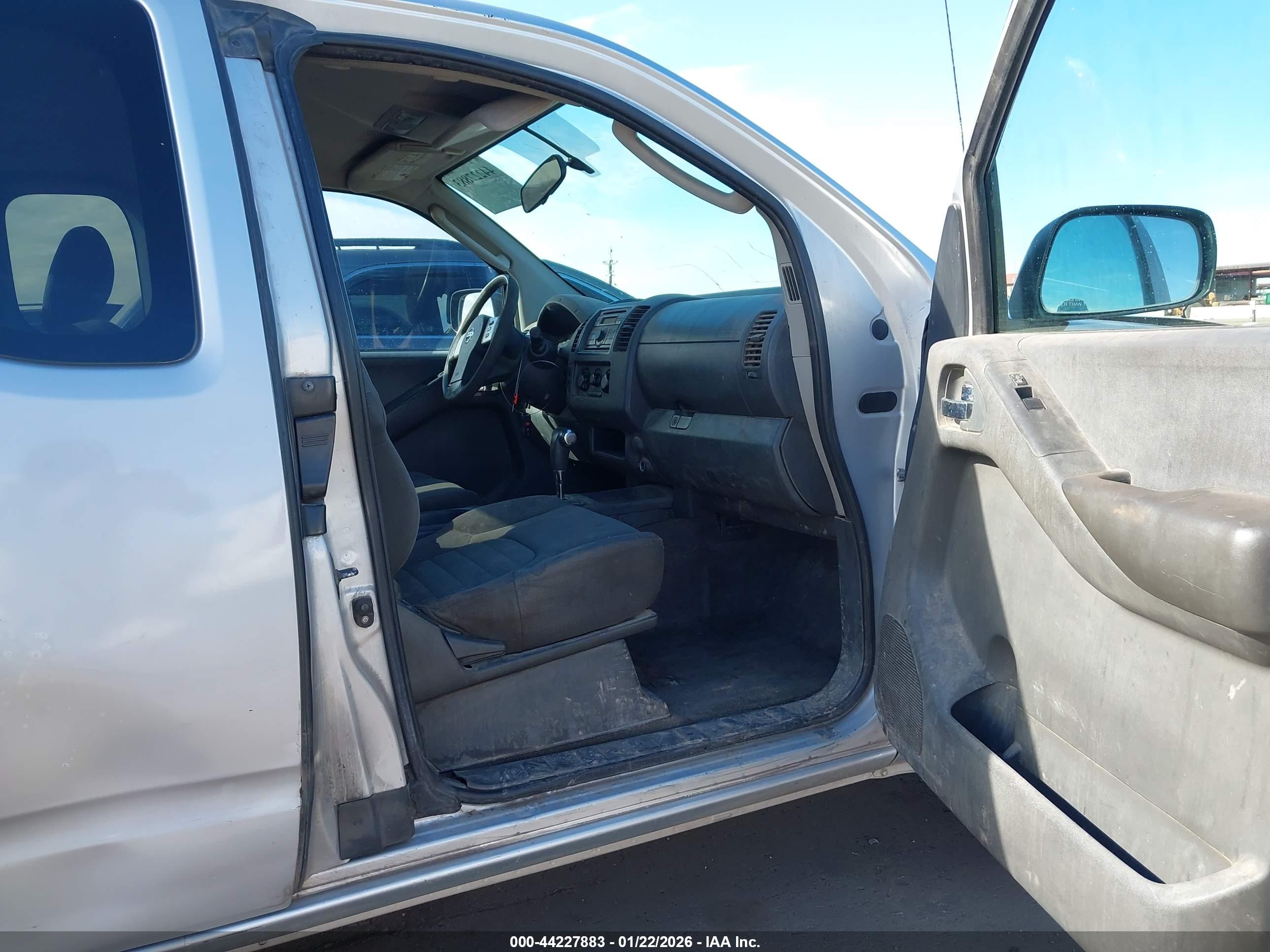 NISSAN FRONTIER image 5
