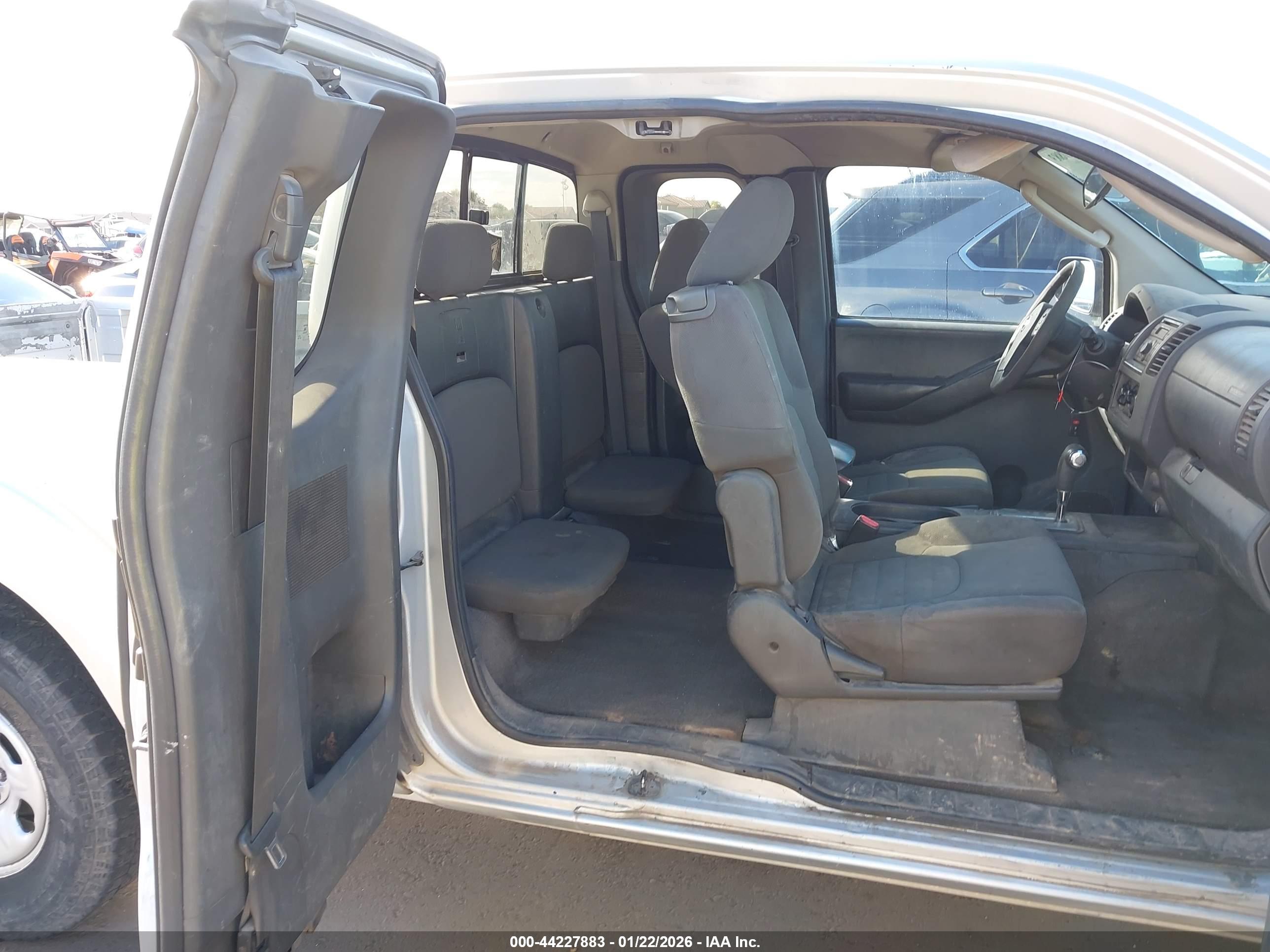NISSAN FRONTIER image 8