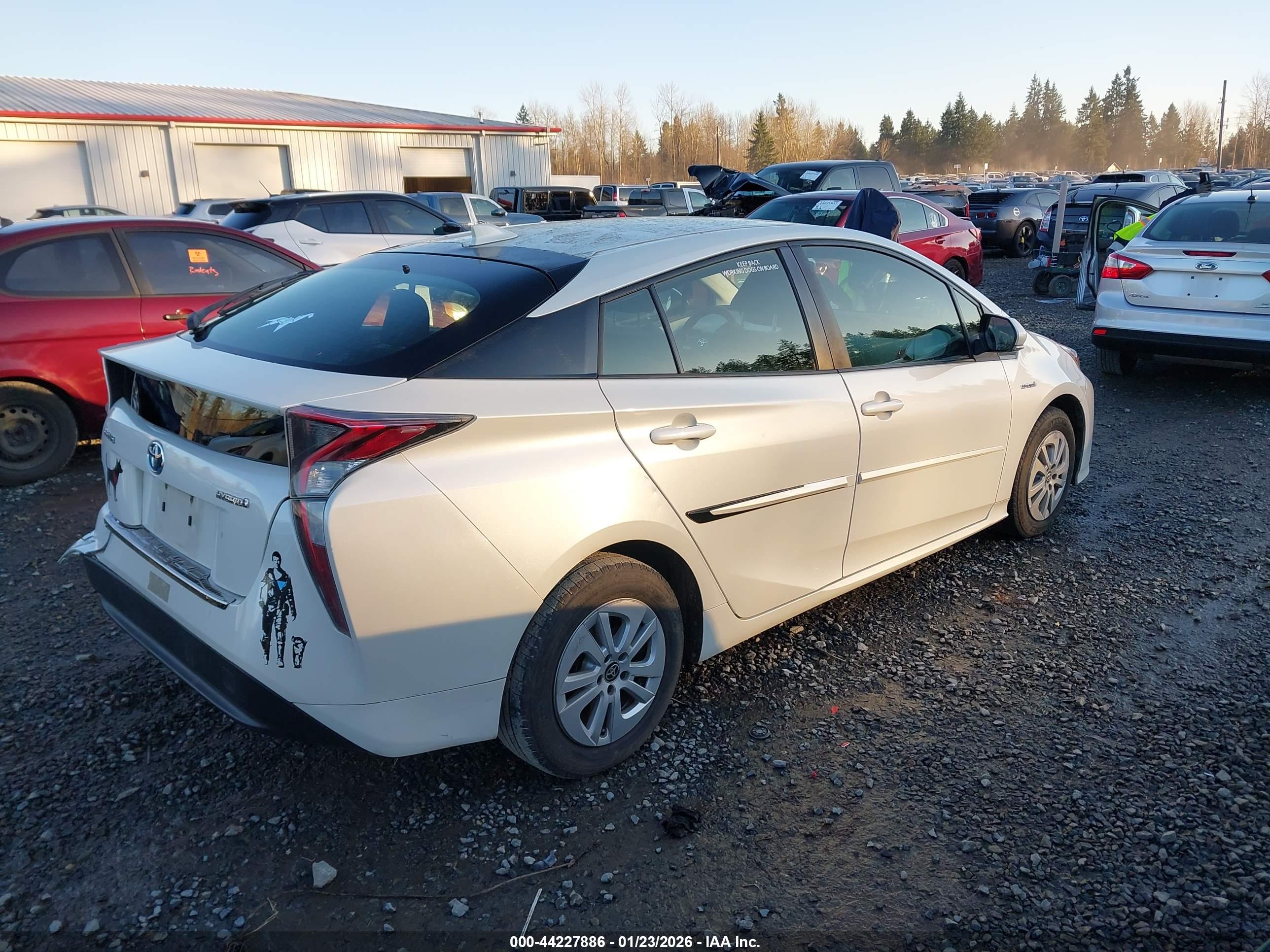 TOYOTA PRIUS image 4
