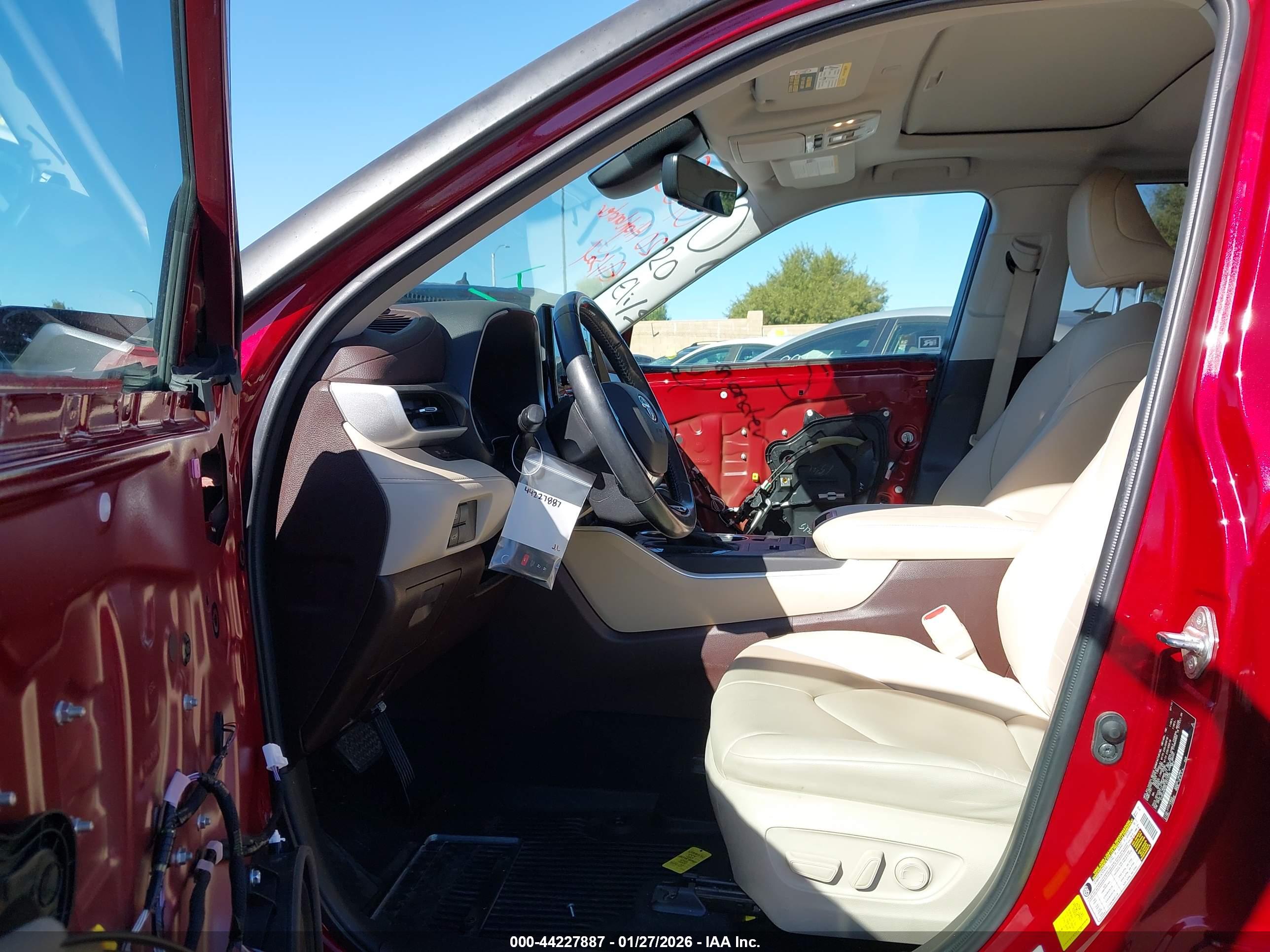 TOYOTA HIGHLANDER image 5