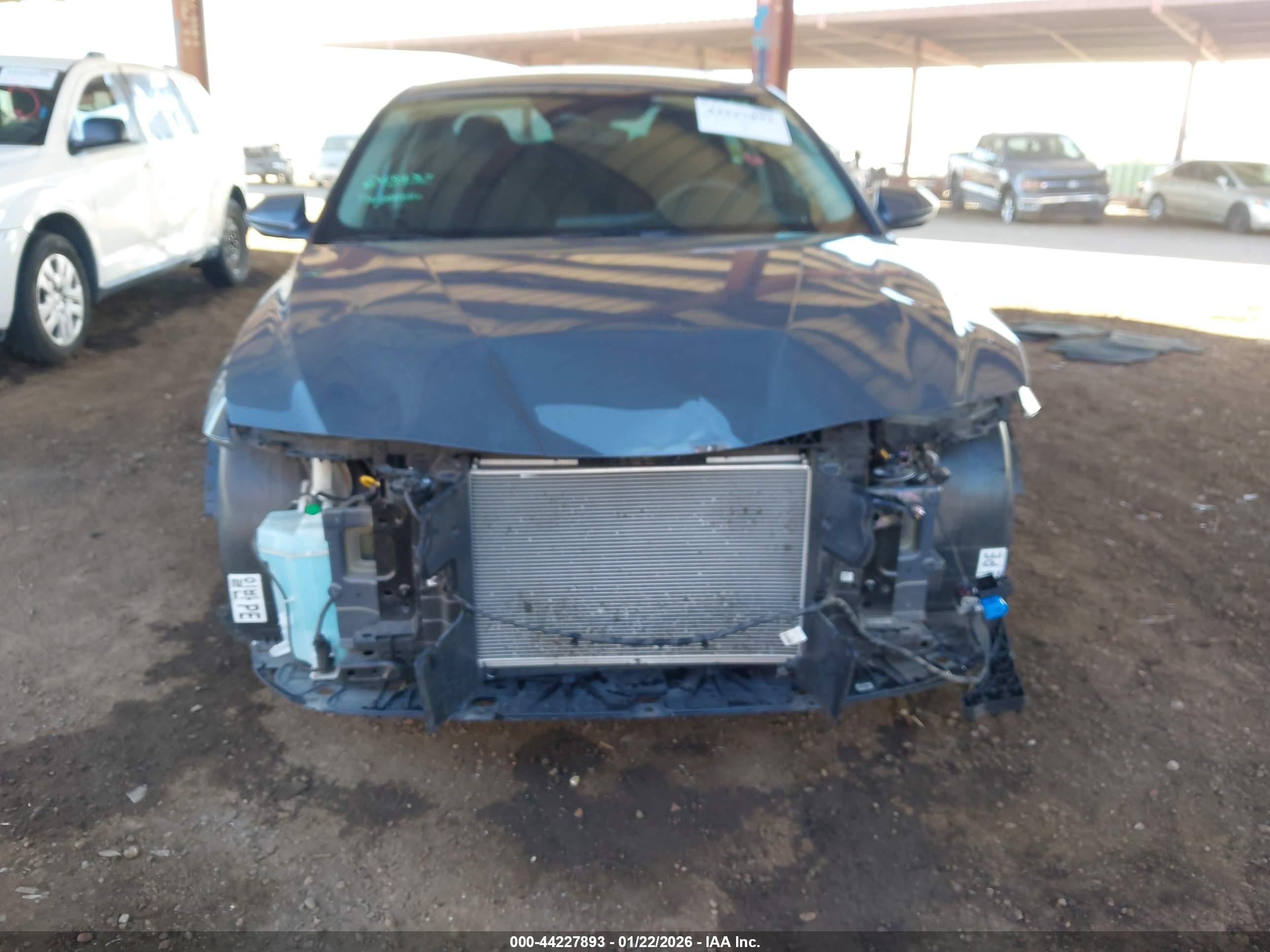 HYUNDAI ELANTRA image 6
