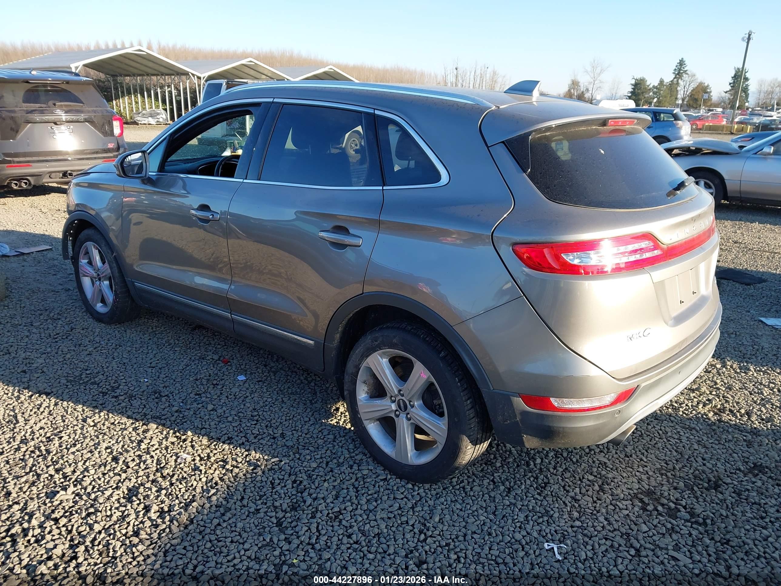 LINCOLN MKC image 3