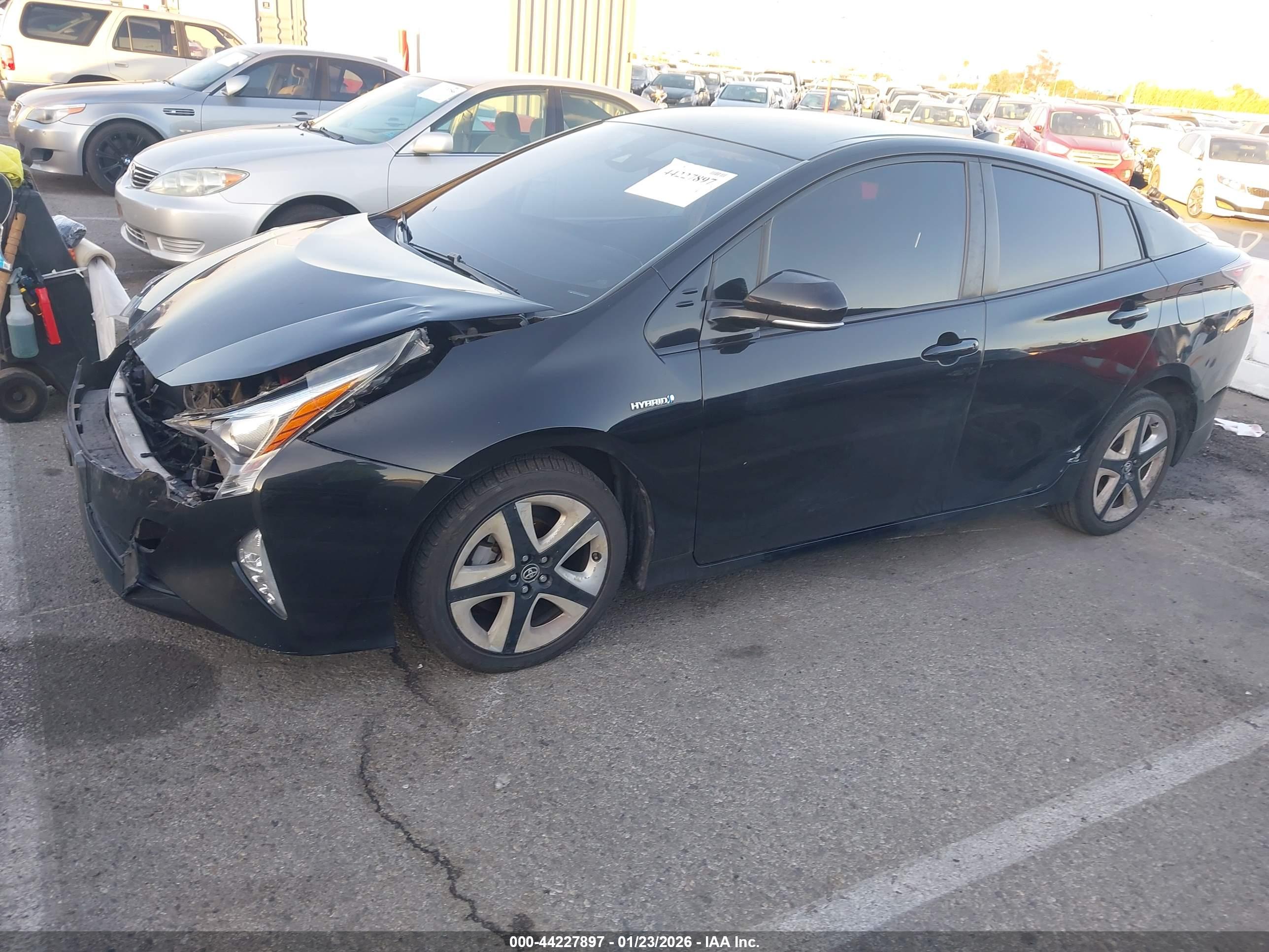 TOYOTA PRIUS image 2