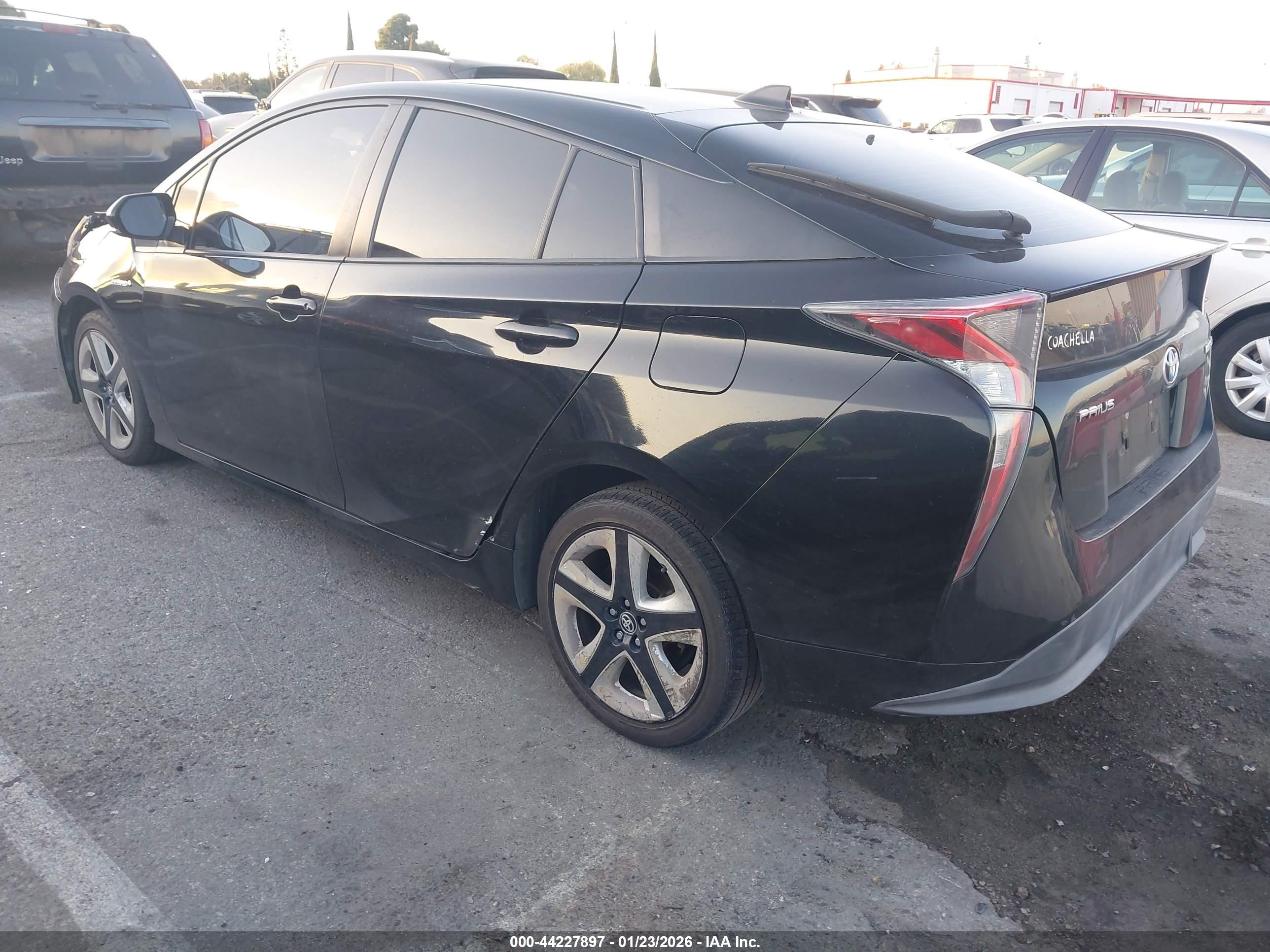 TOYOTA PRIUS image 3
