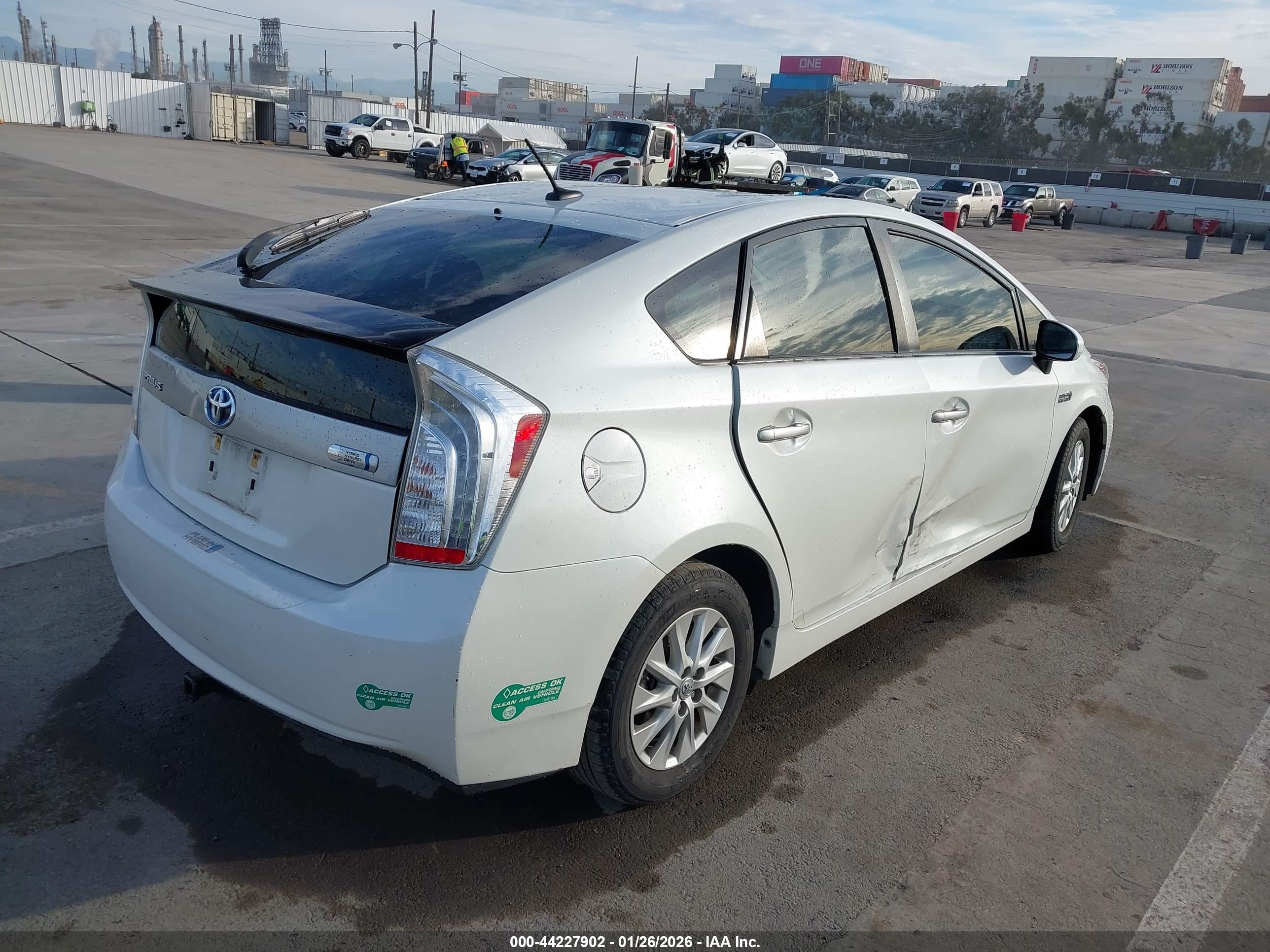 TOYOTA PRIUS image 4