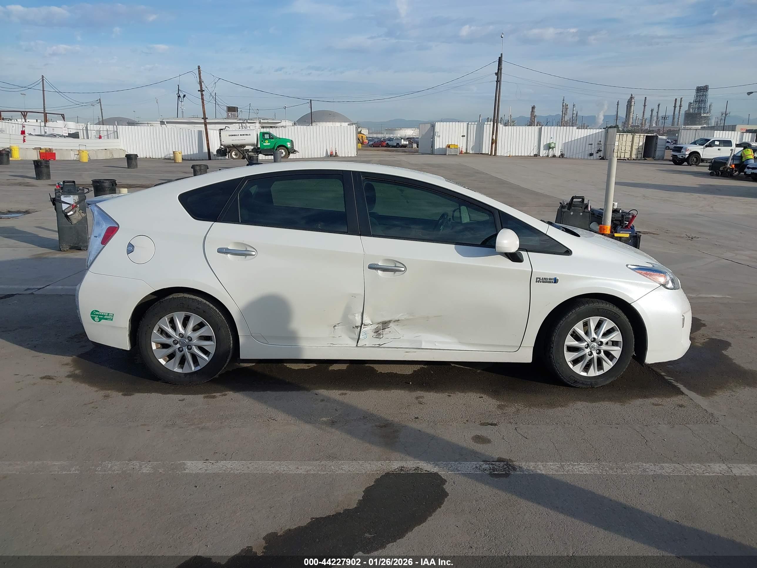 TOYOTA PRIUS image 6