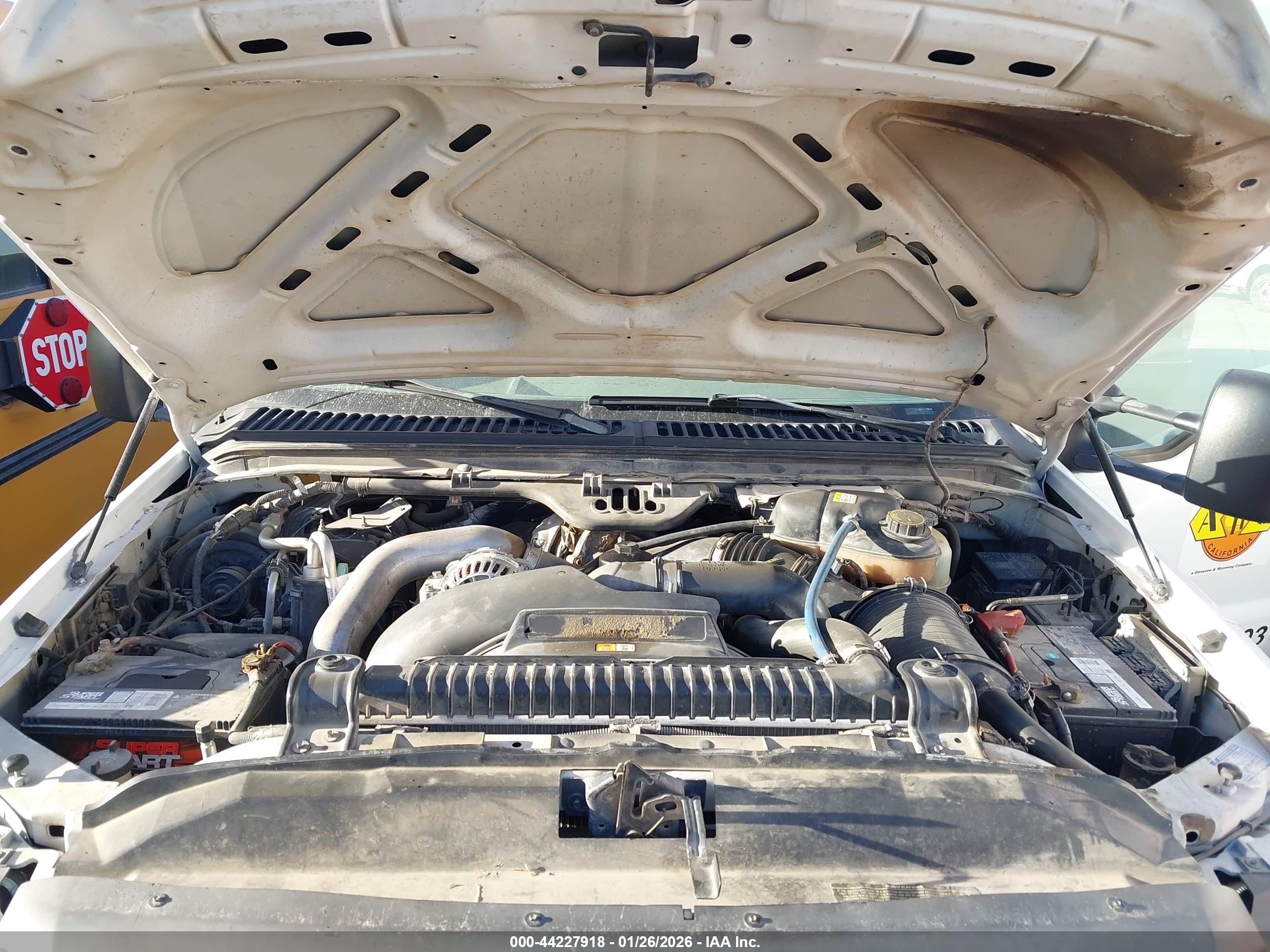 FORD F-550 image 10