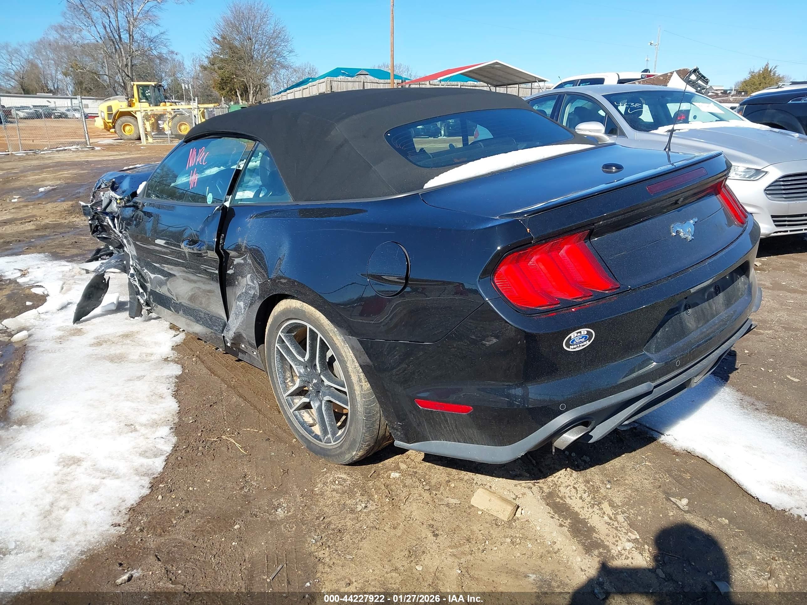 FORD MUSTANG image 3