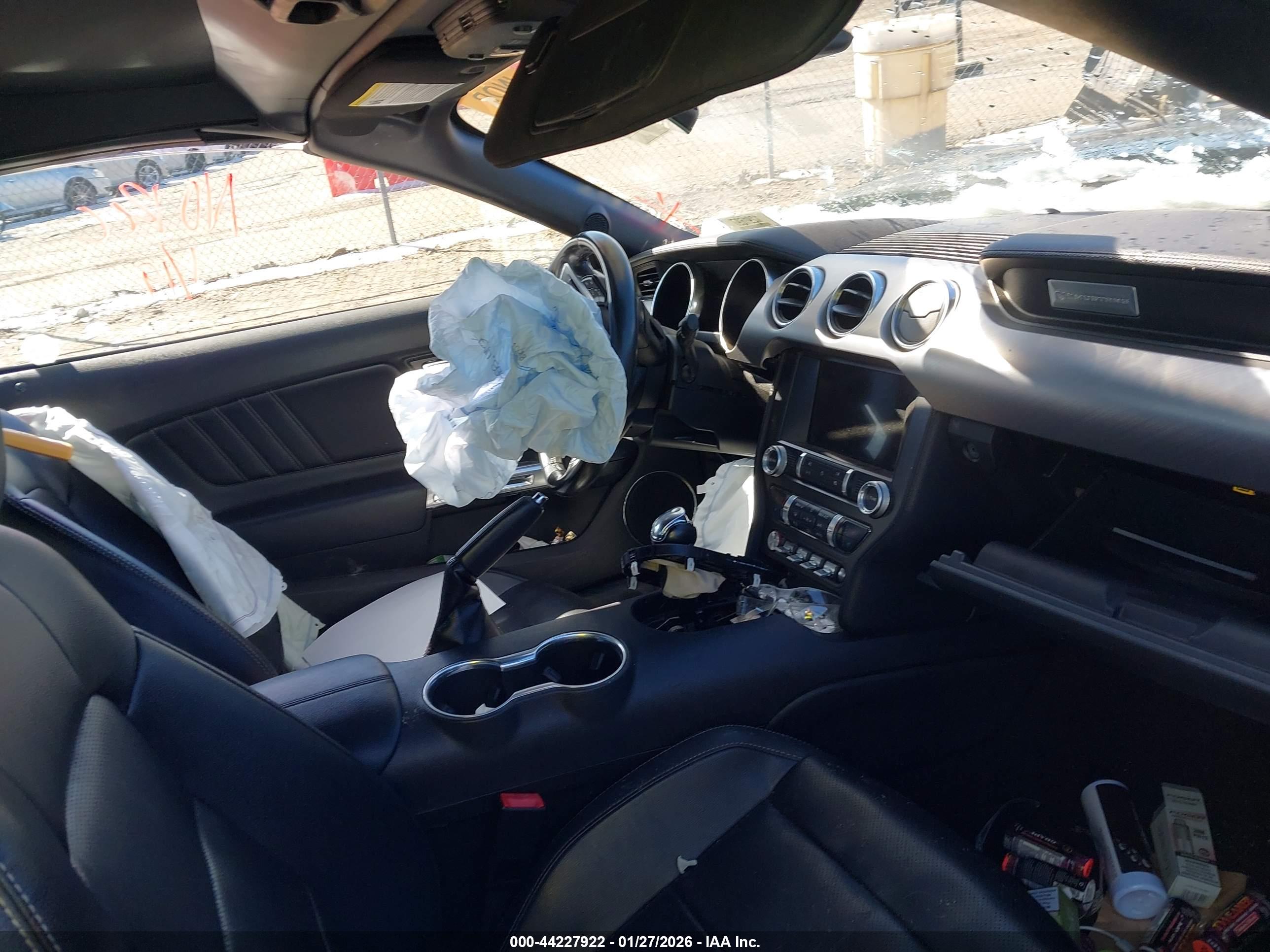 FORD MUSTANG image 5