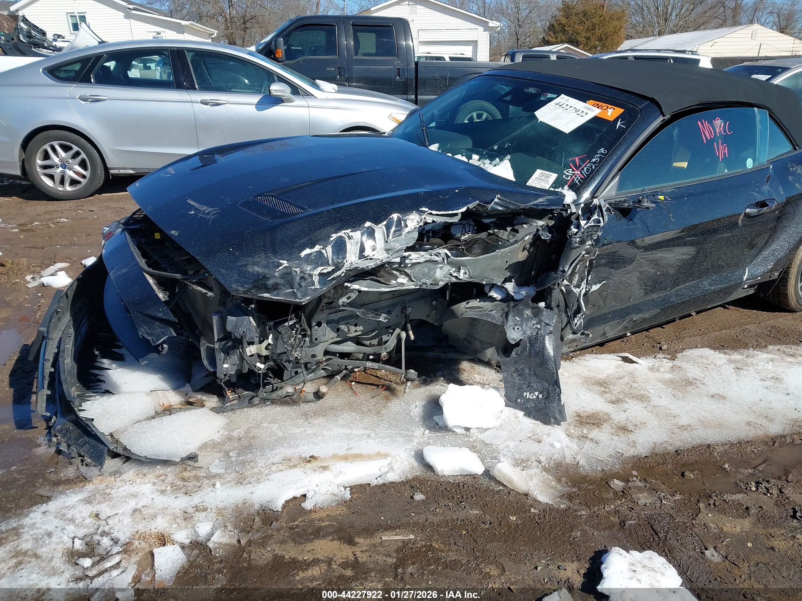 FORD MUSTANG image 6