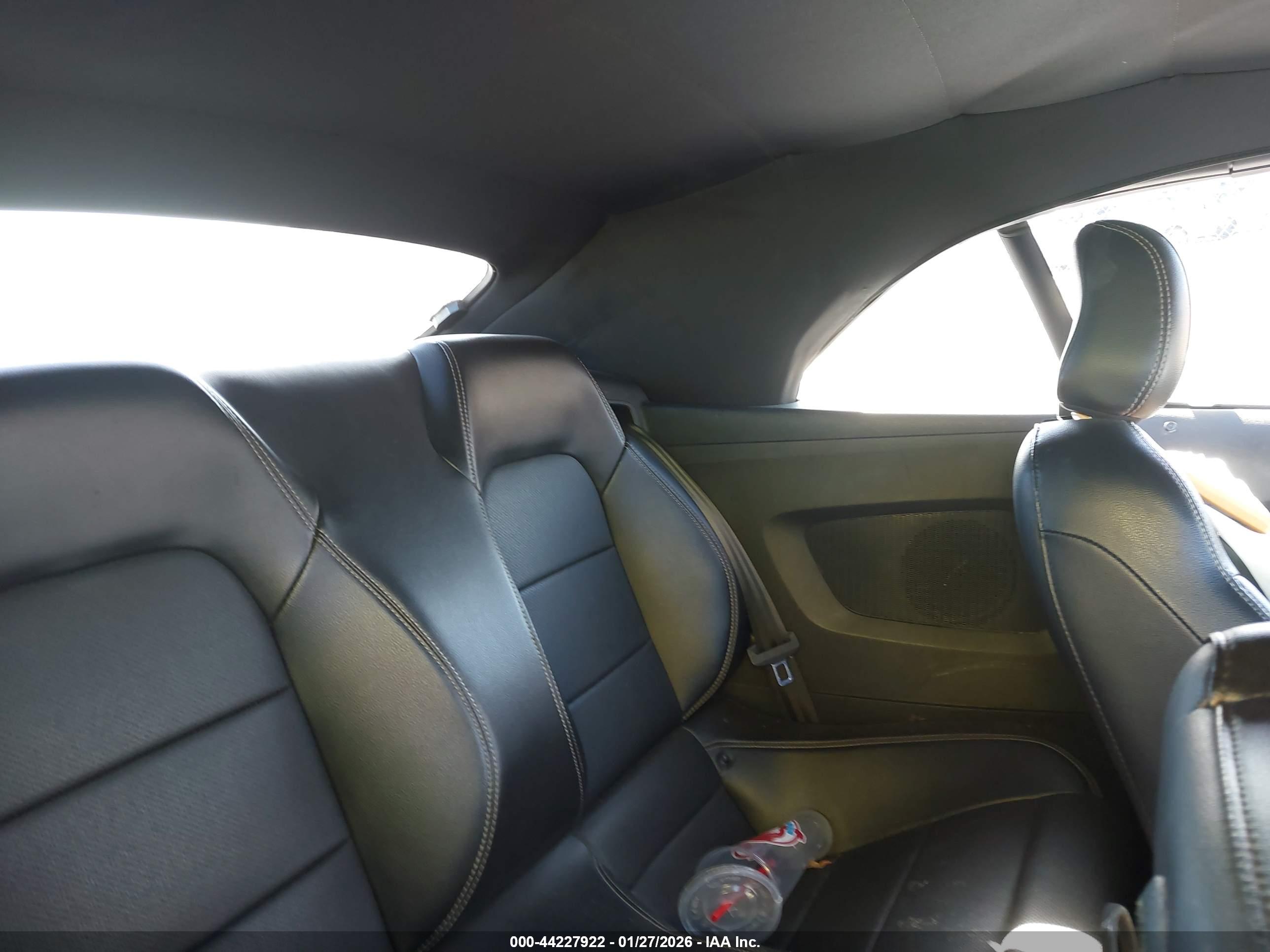 FORD MUSTANG image 8