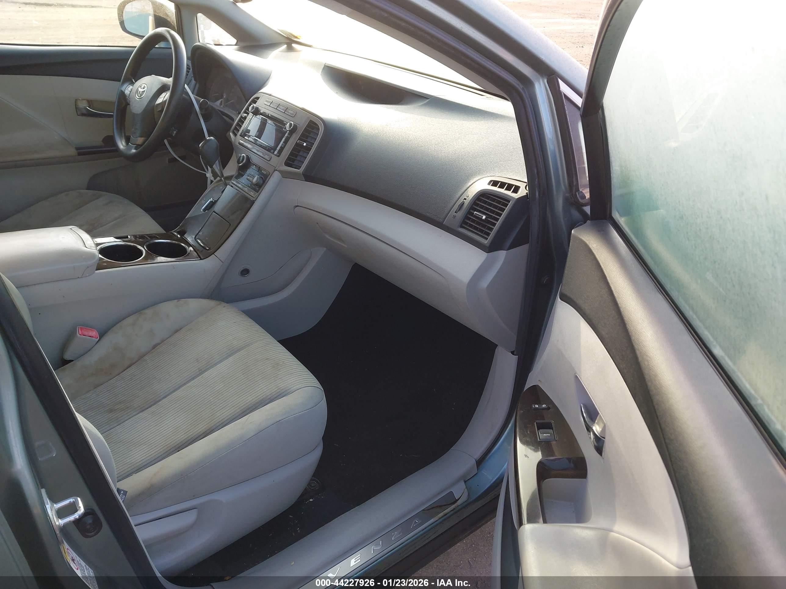TOYOTA VENZA image 5