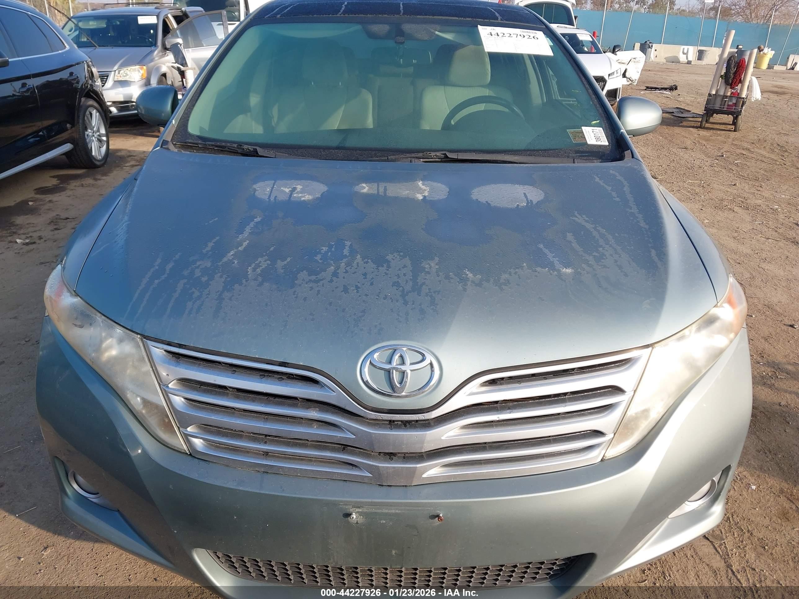 TOYOTA VENZA image 6