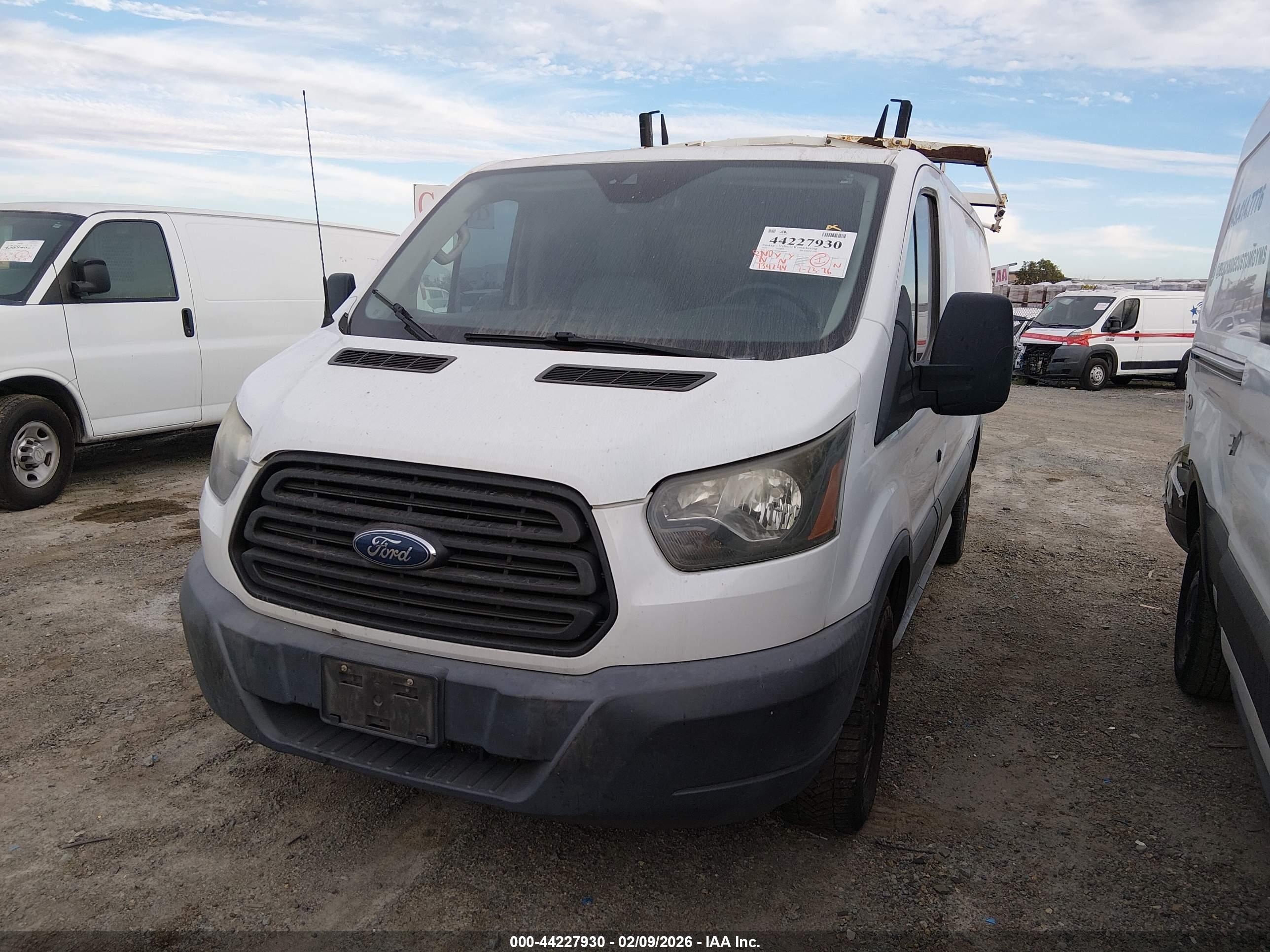 FORD TRANSIT-250 image 6
