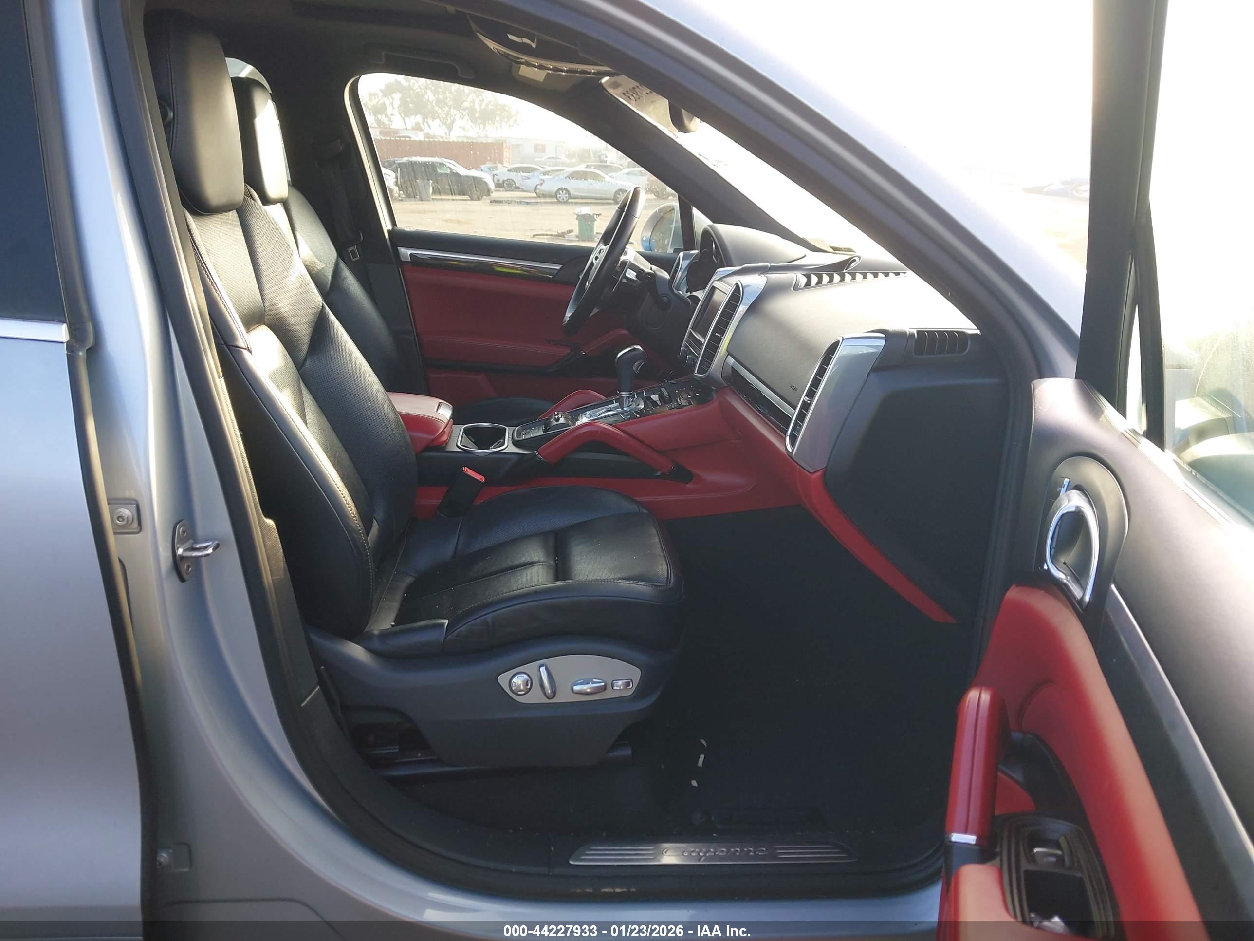 PORSCHE CAYENNE image 5