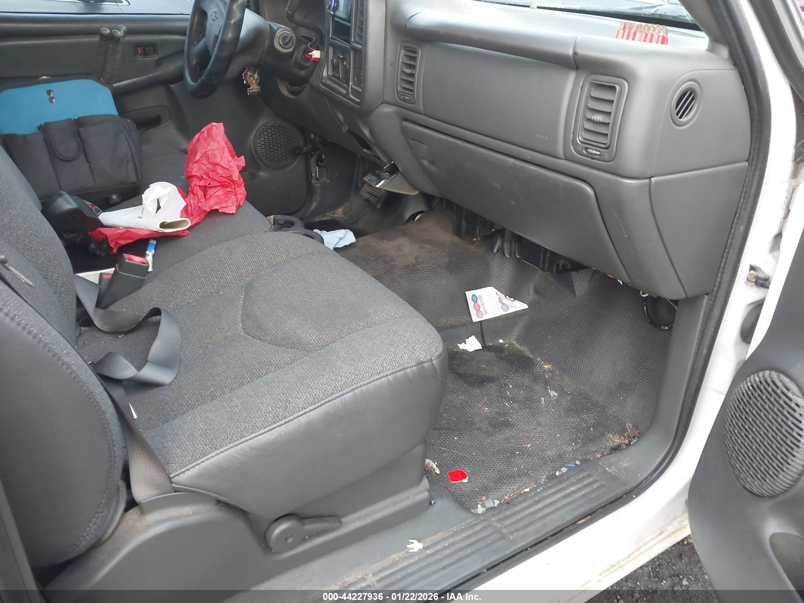 CHEVROLET SILVERADO image 5