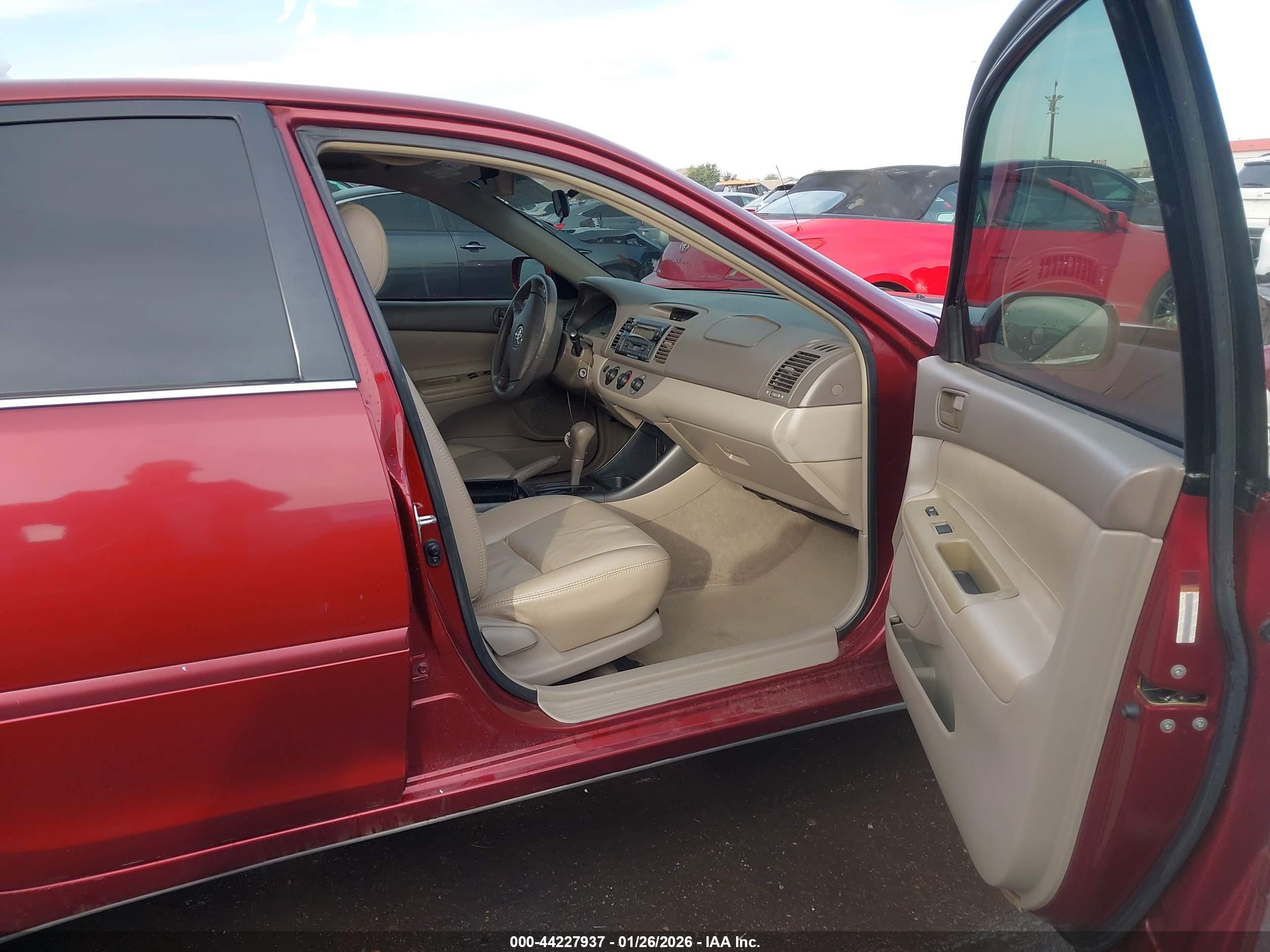 TOYOTA CAMRY image 5