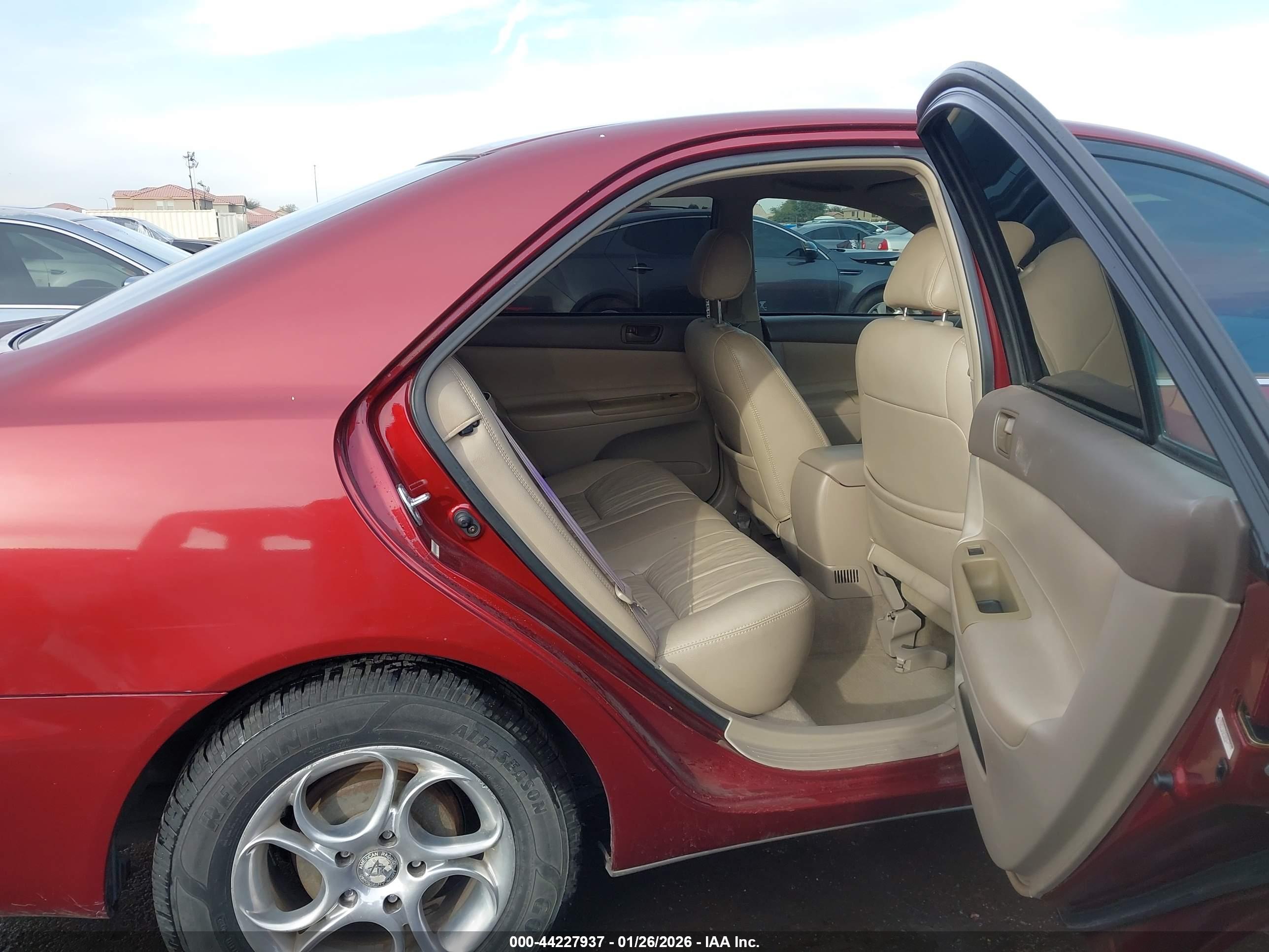 TOYOTA CAMRY image 8